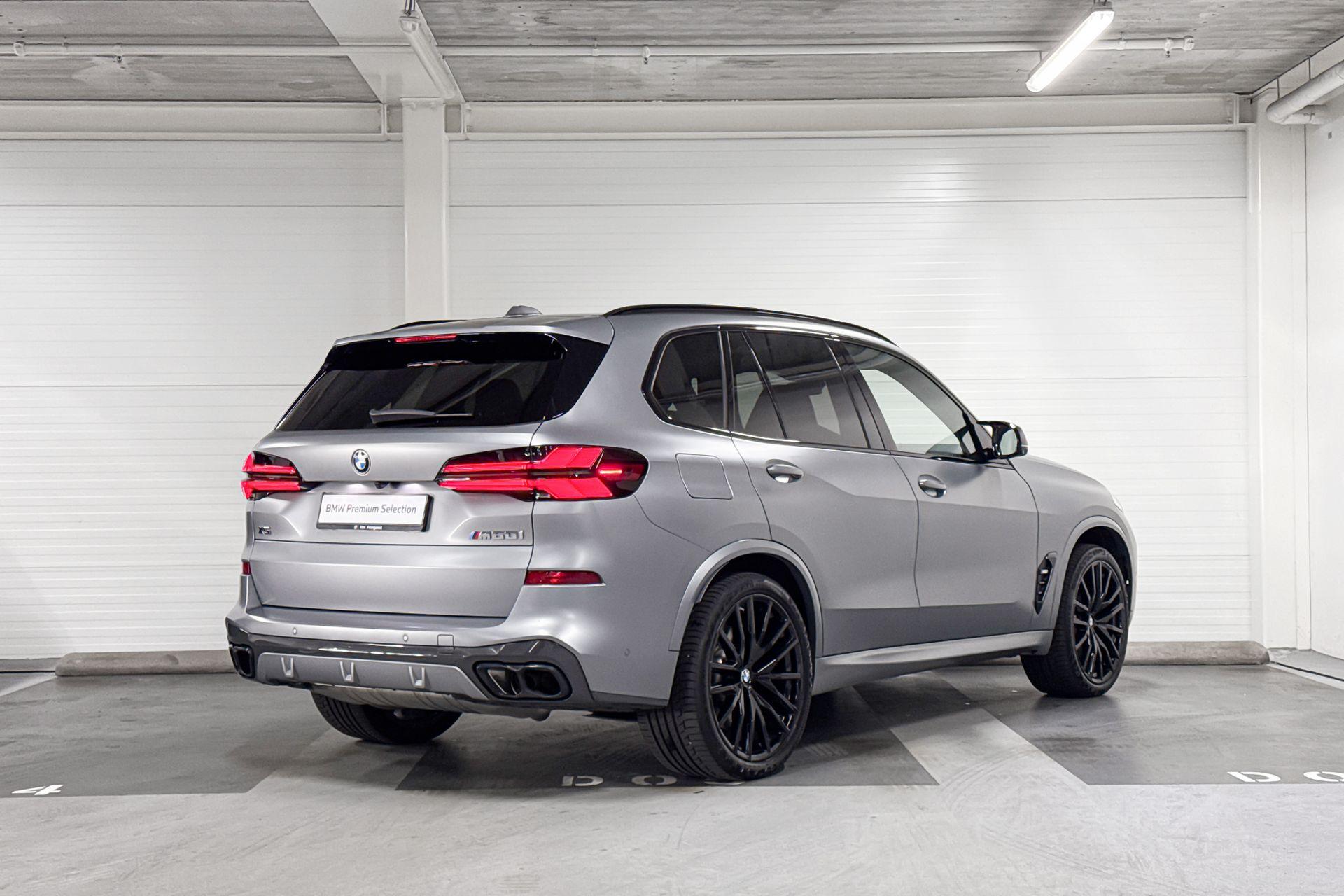 Foto van BMW X5 M60i xDrive