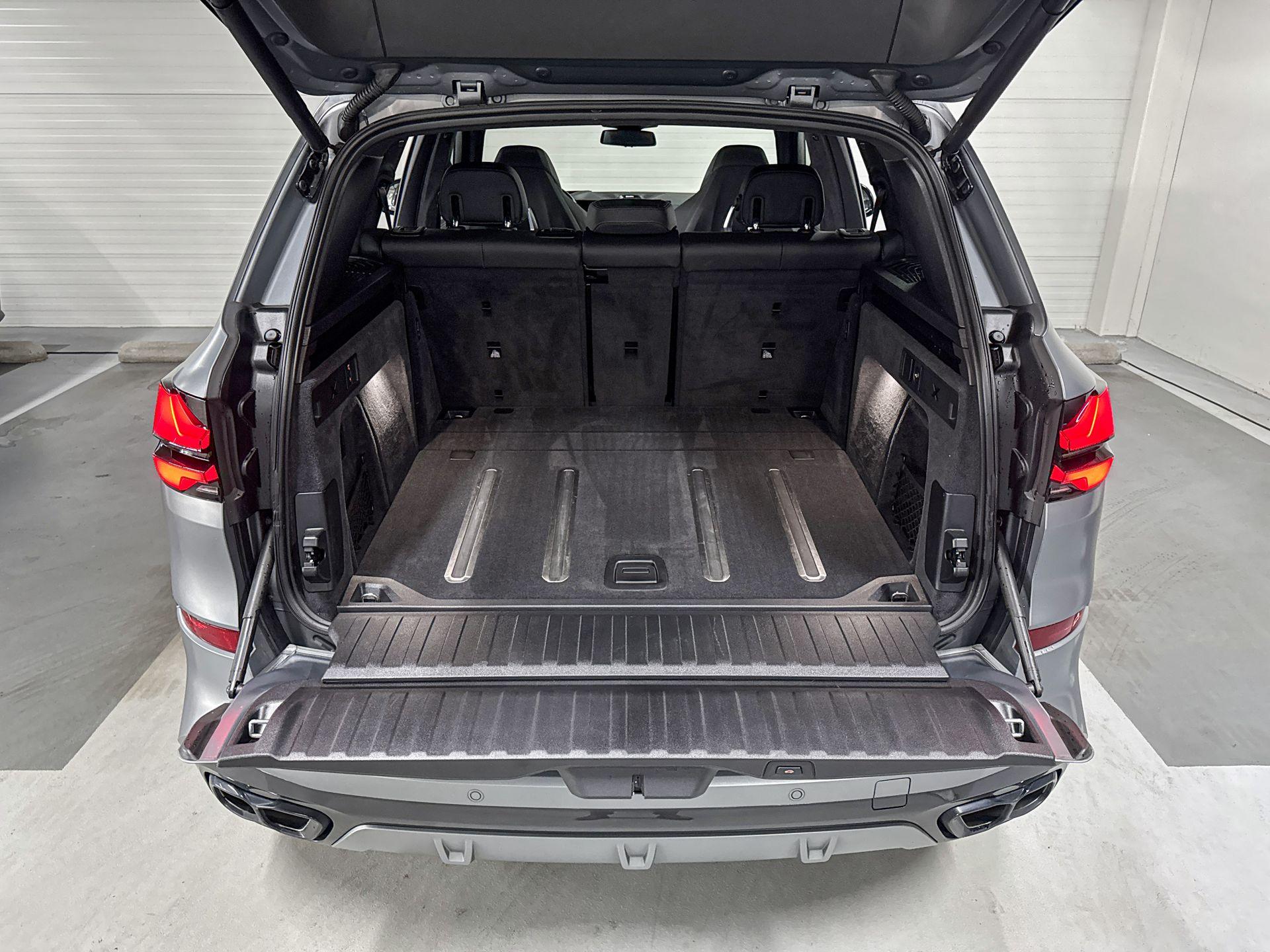 Foto van BMW X5 M60i xDrive