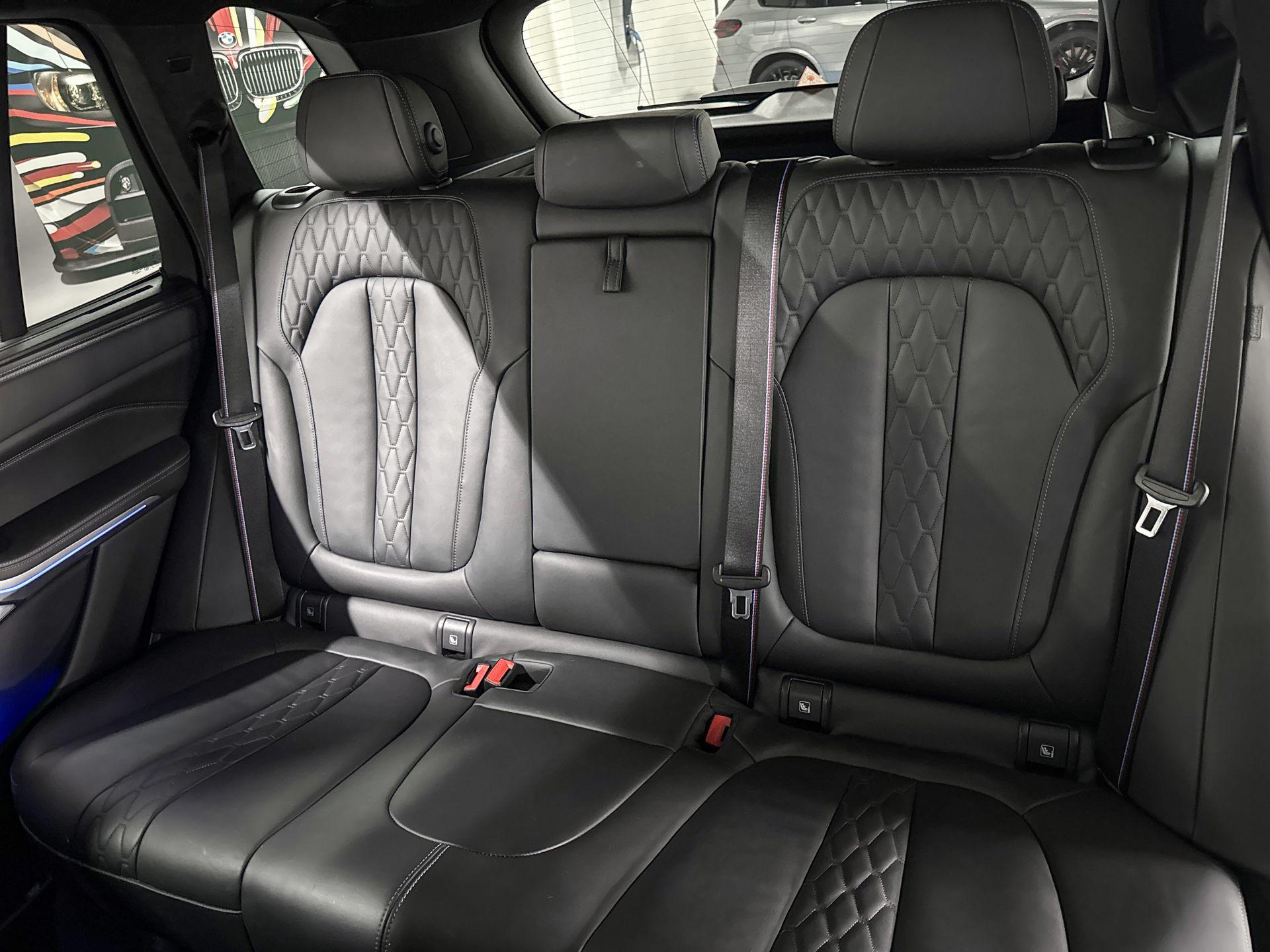 Foto van BMW X5 M60i xDrive