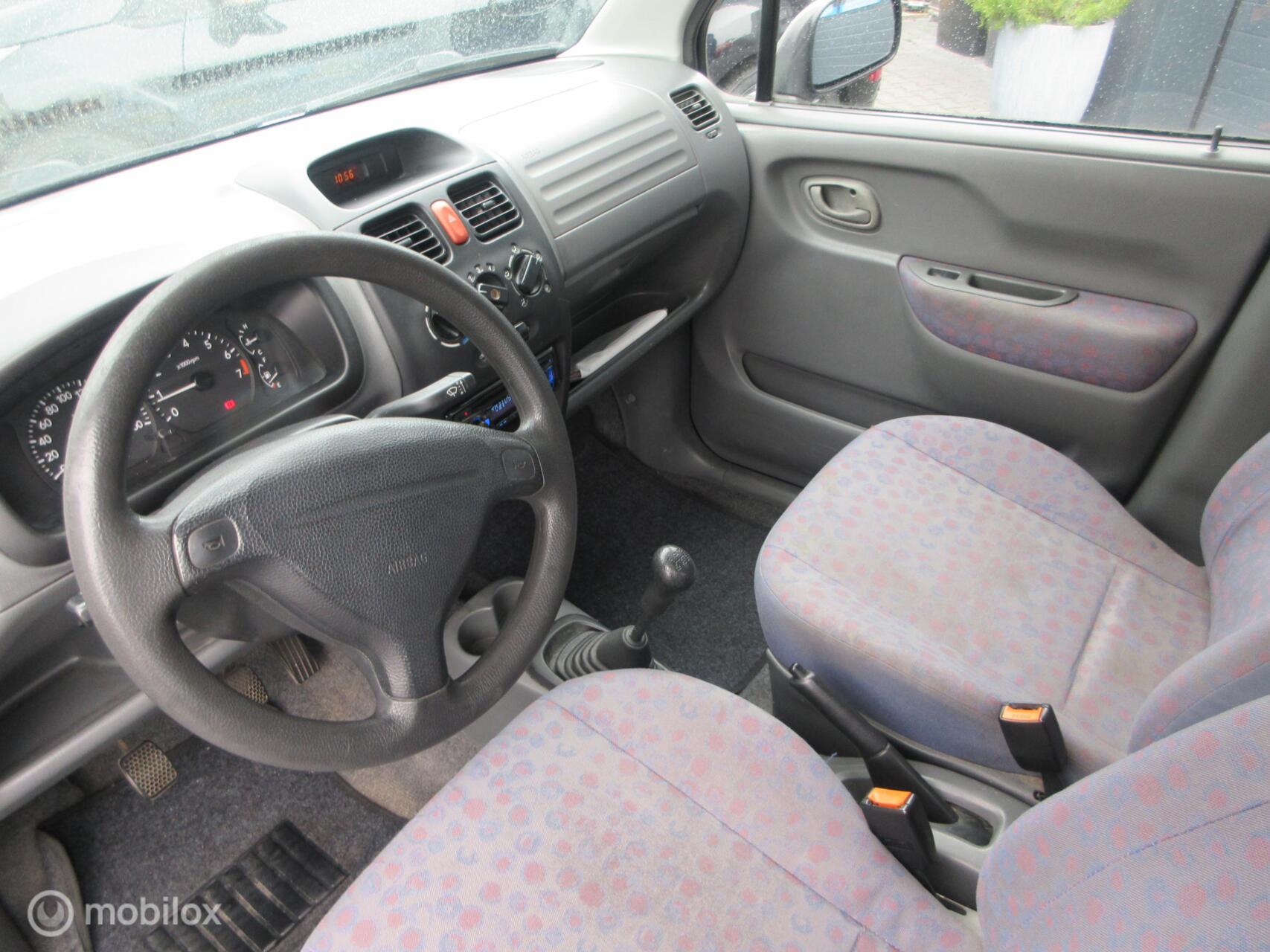 Foto van Suzuki Wagon R