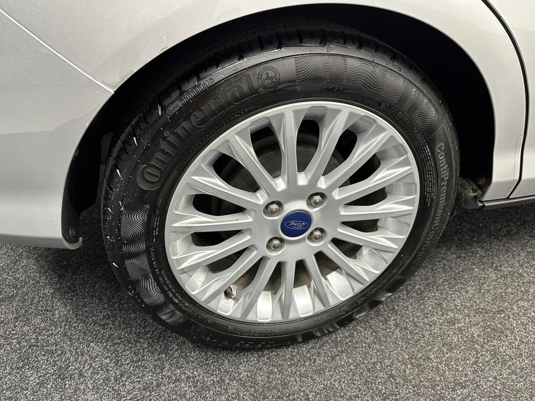 Foto van Ford B-max