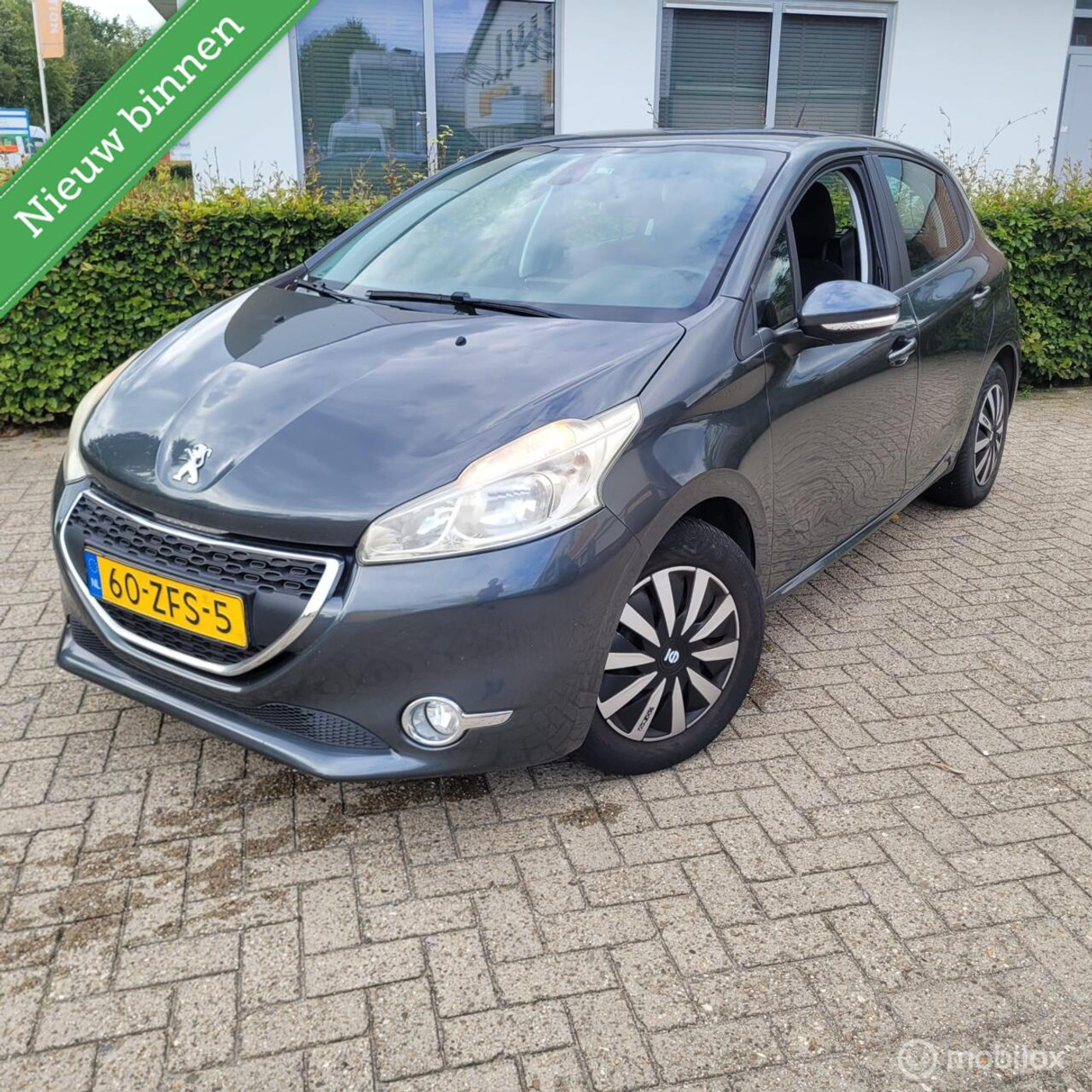 Peugeot 208 1.2 VTi Allure 2012 - voorkant