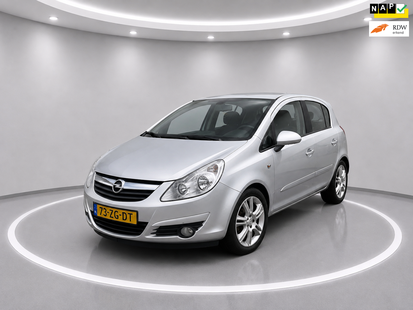 Opel Corsa 1.4-16V Cosmo - Airco - Cruise Control - Lage KM 2008 - voorkant