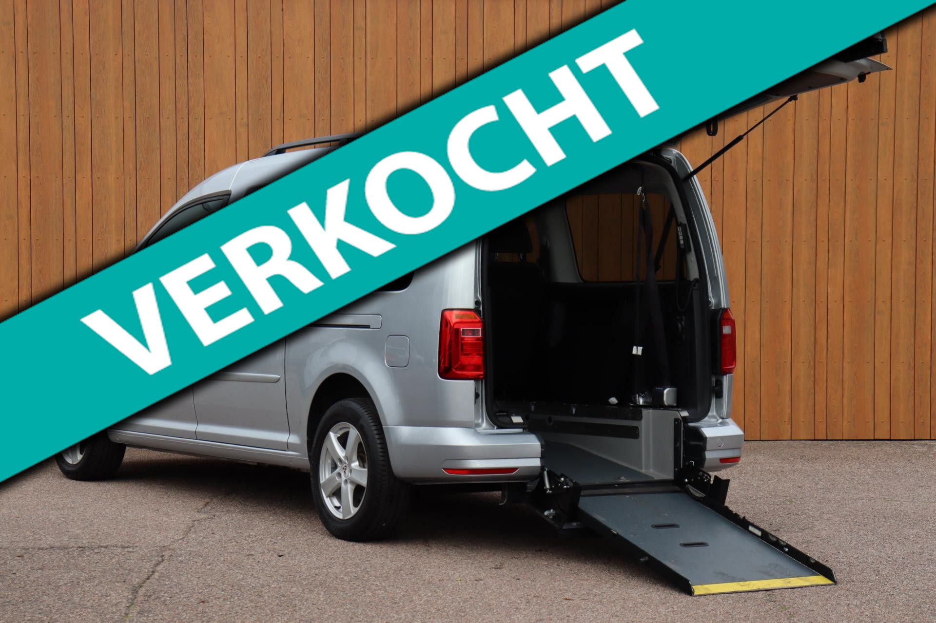 Volkswagen Caddy Maxi 1.4 TSI Trendl. 5p+1 Rolstoel auto bodemverlaging a.camera 2017 - voorkant