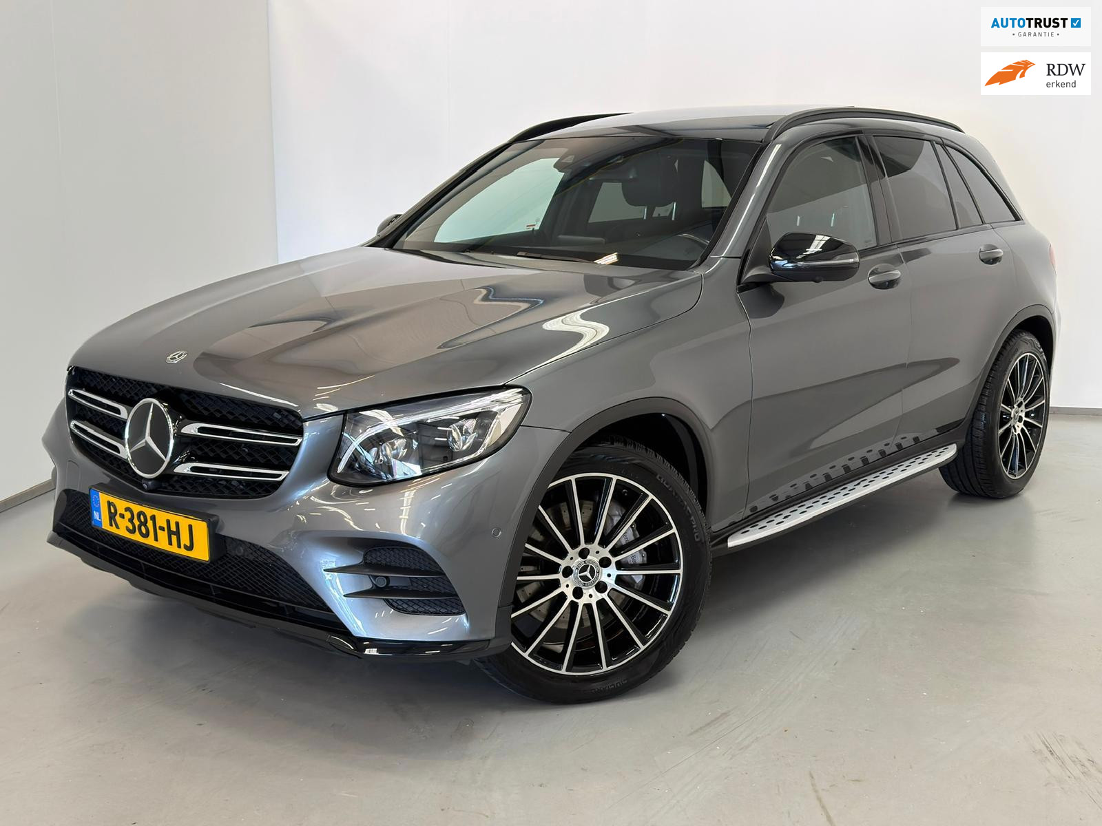 Mercedes-Benz GLC 250 4Matic 250 4MATIC Premium / AMG / Pano / ACC 2018 - voorkant