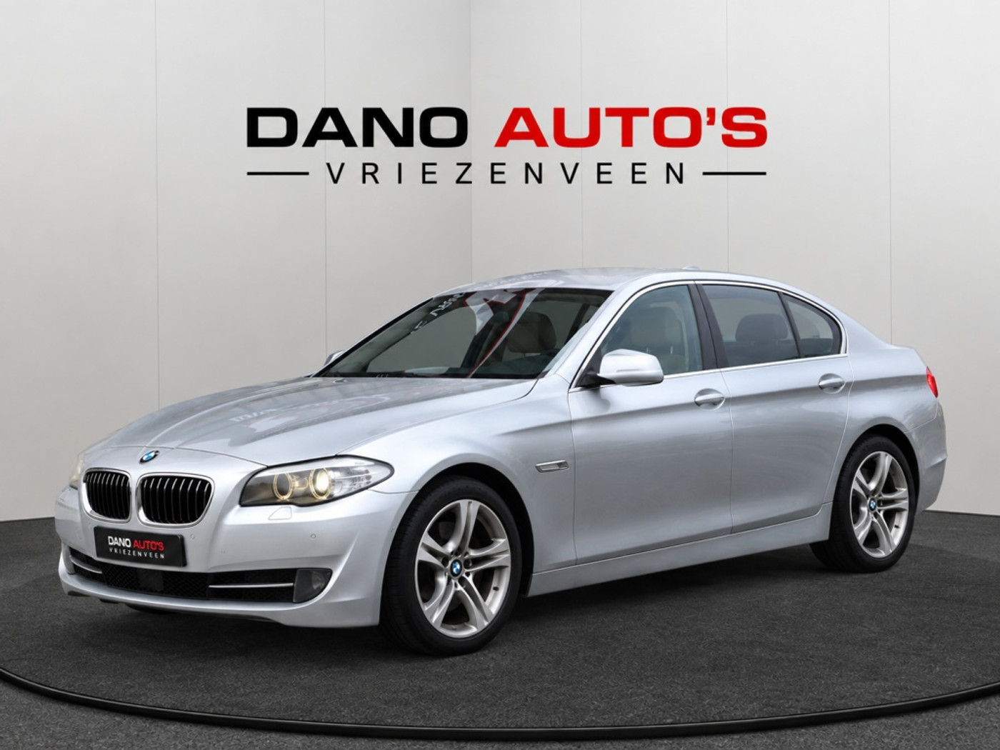 BMW 5er Reihe 523i High Executive Leer/Navi/LED/19'' inch 2010 - voorkant