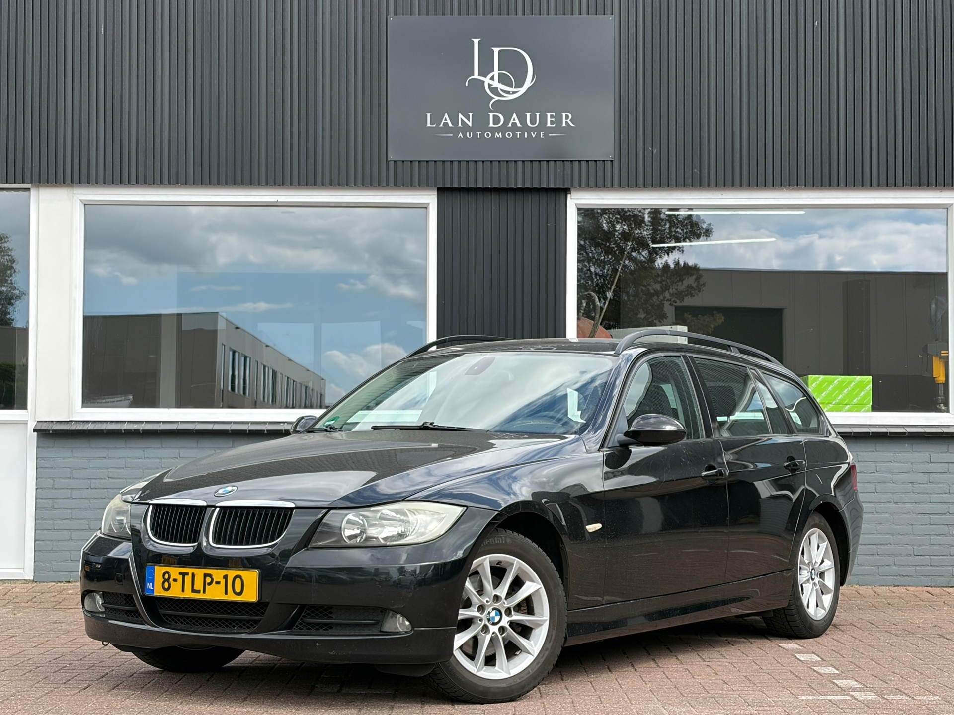 BMW 3er Reihe 320i High Executive / Automaat / Leder / Panorama 2006 - voorkant