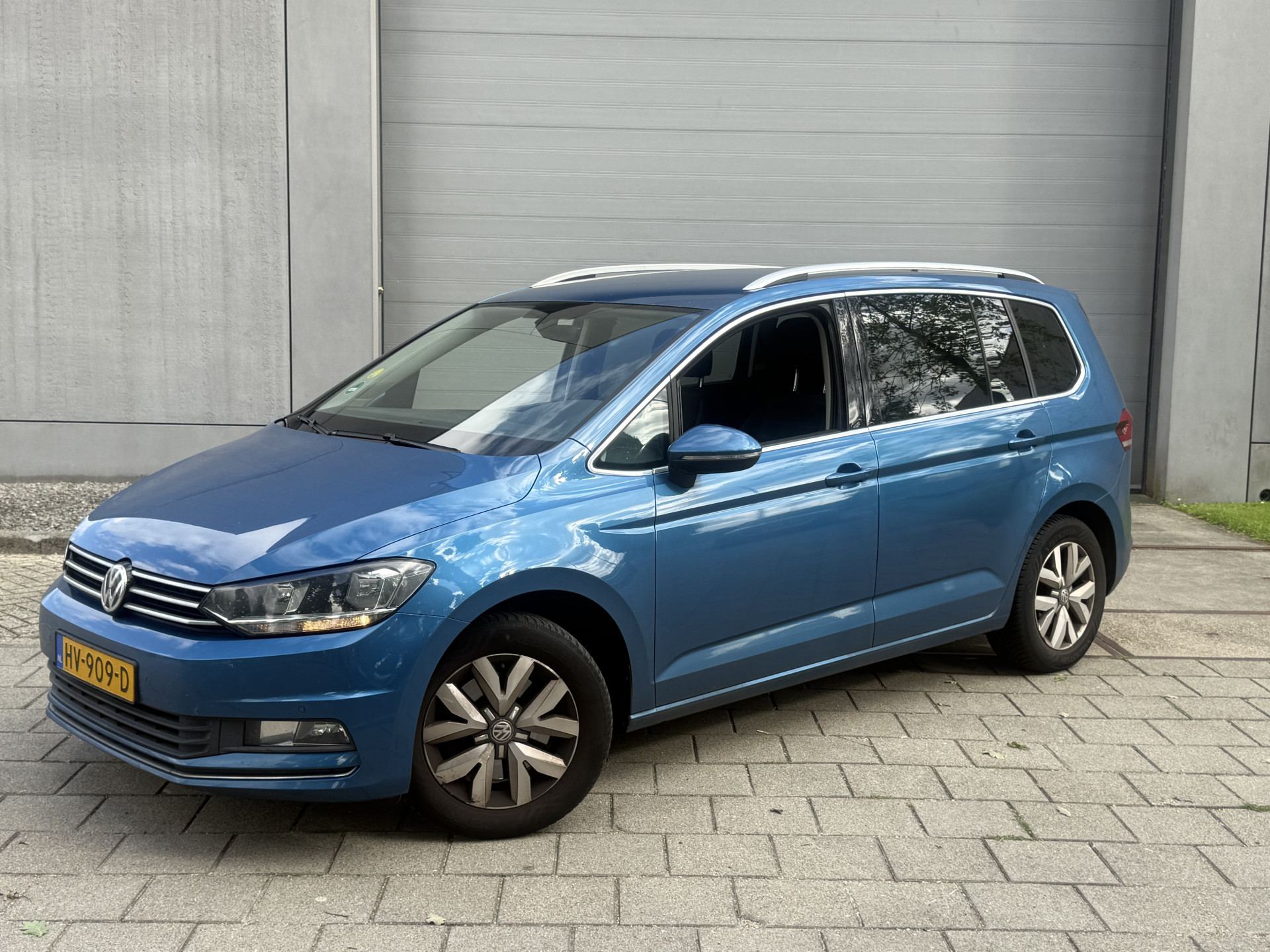 Volkswagen Touran 1.6 TDI SCR Highline 7p (INRUILKOOPJE) 2015 - voorkant
