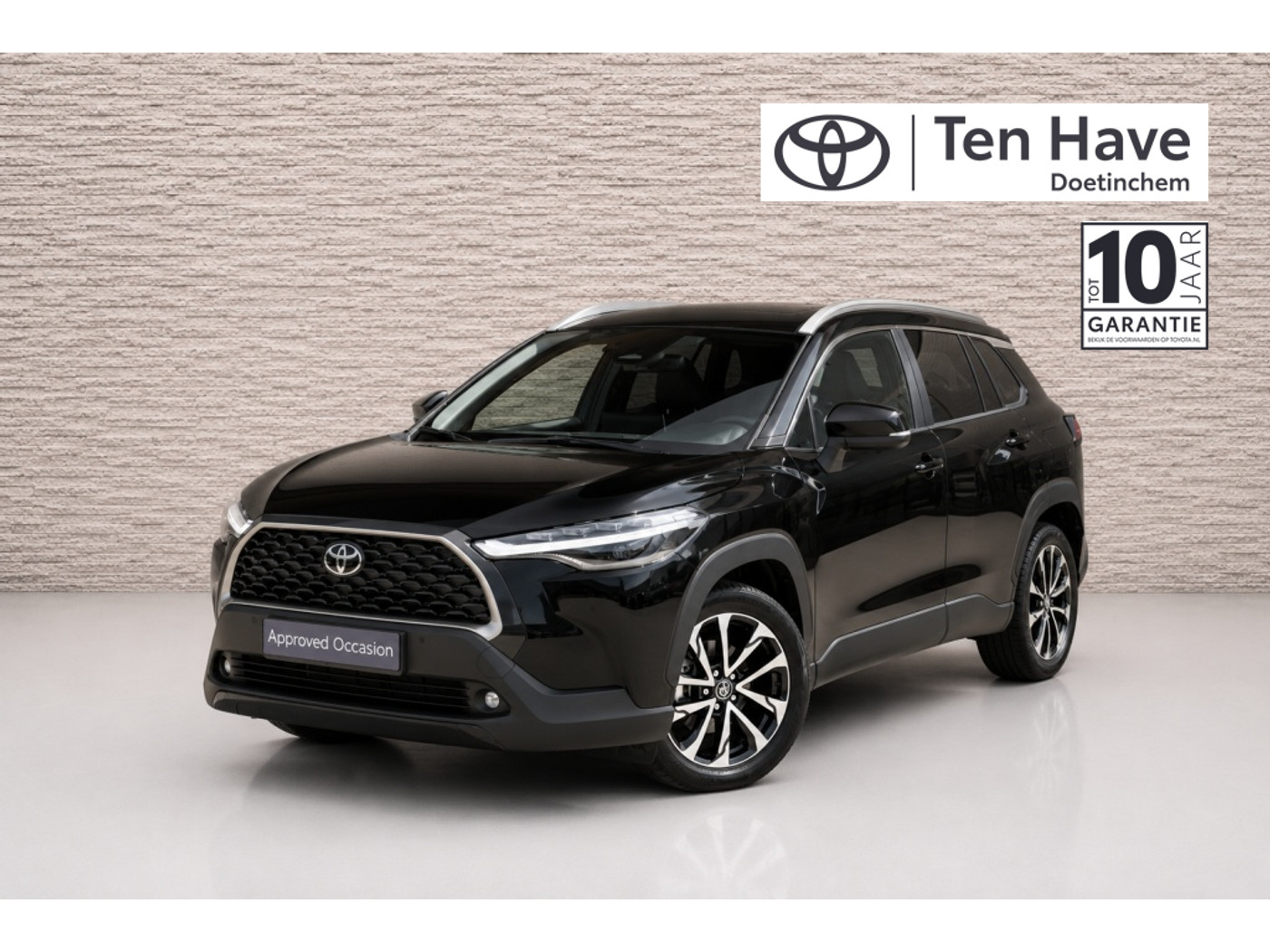 Toyota Toyota Corolla Hybrid 140 Style Automaat | Premium Pack |  Stoelverwarming voorstoelen | Stuurwielverwarming  | Stoelbekleding van luxe stof antraciet met zwarte kunstlederen accenten | Parkeer- & manoeuvreerhulp d. 2024 - voorkant