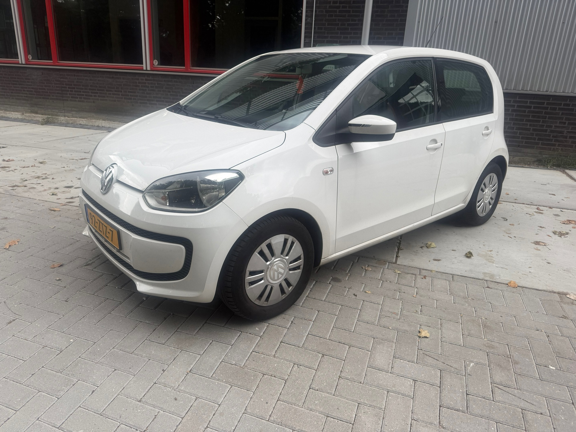 Volkswagen Up 1.0 move up! BlueMotion 2013 - voorkant