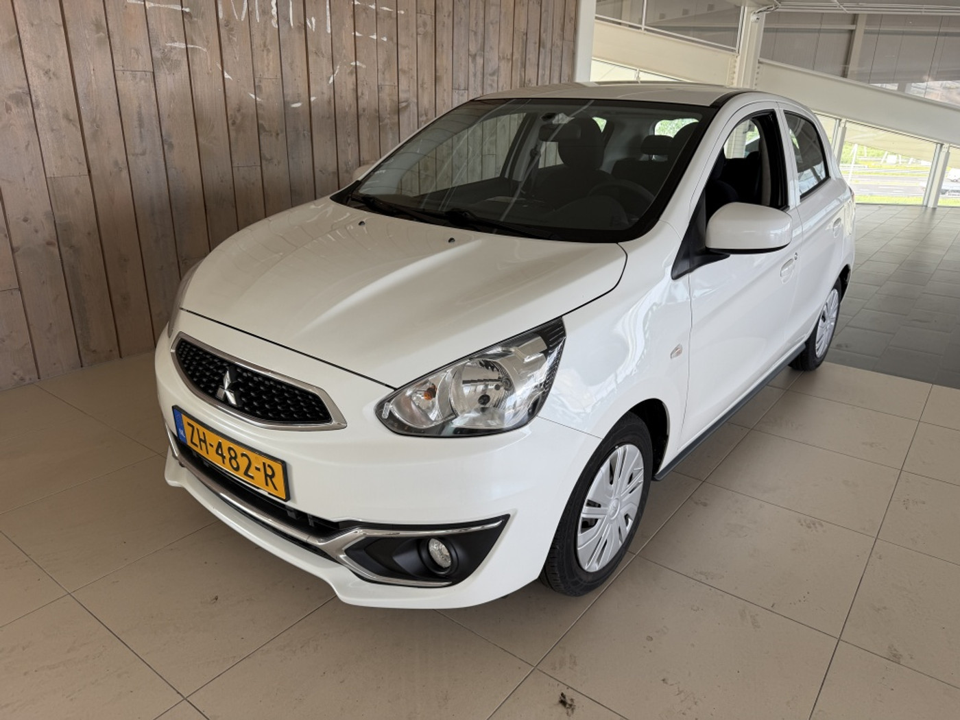 Mitsubishi Mitsubishi Space Star 1.0 CVT ClearTec Cool+ 2019 - voorkant