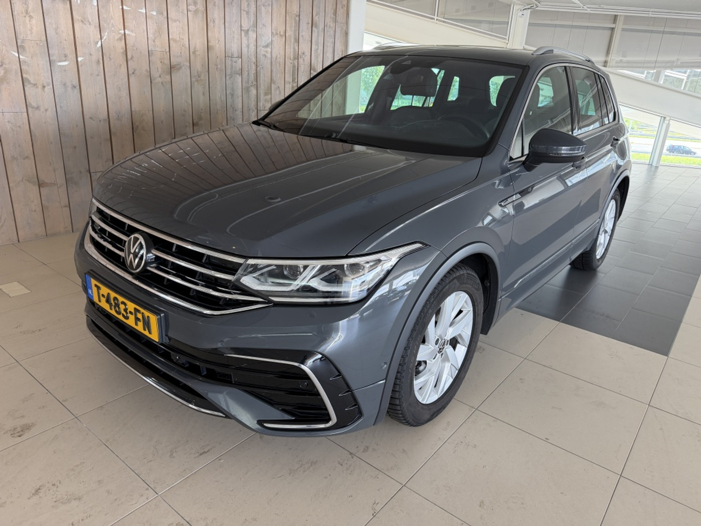 Volkswagen Tiguan 1.5 TSI R-Line Business 2023 - voorkant