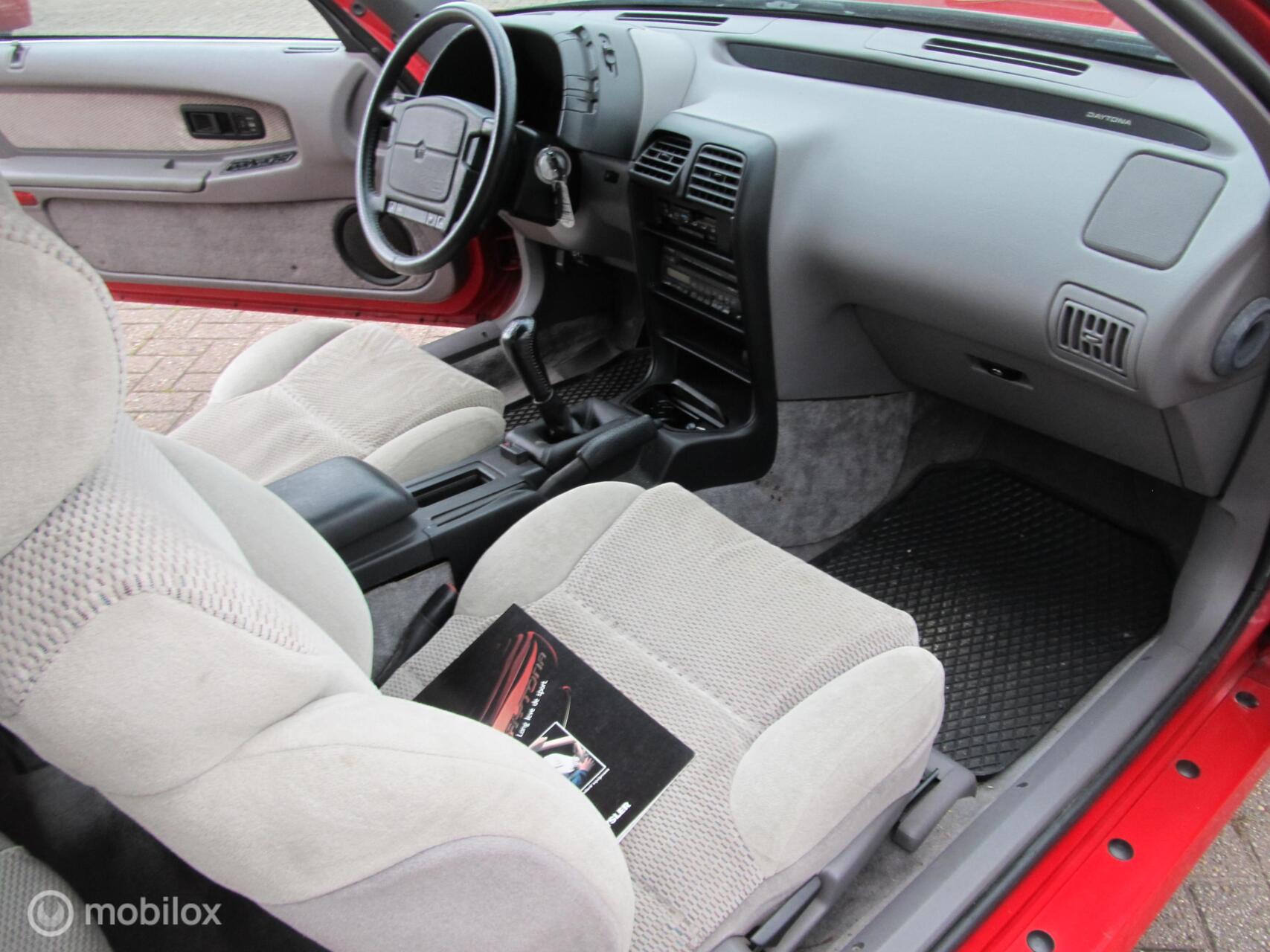 Foto van Chrysler Daytona 2.5i Turbo U9