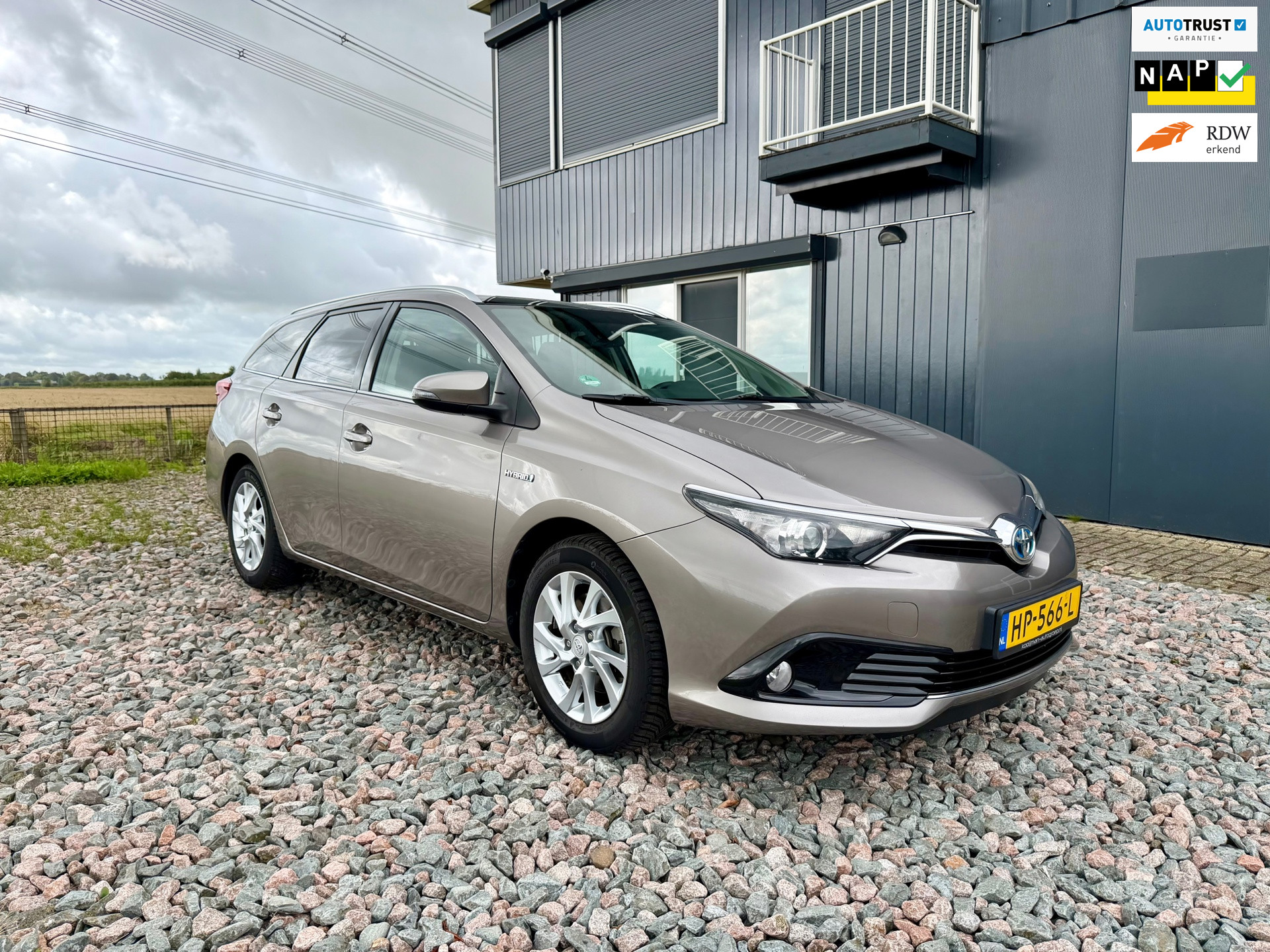Toyota Toyota Auris 1.8 Hybrid Lease 2015 - voorkant