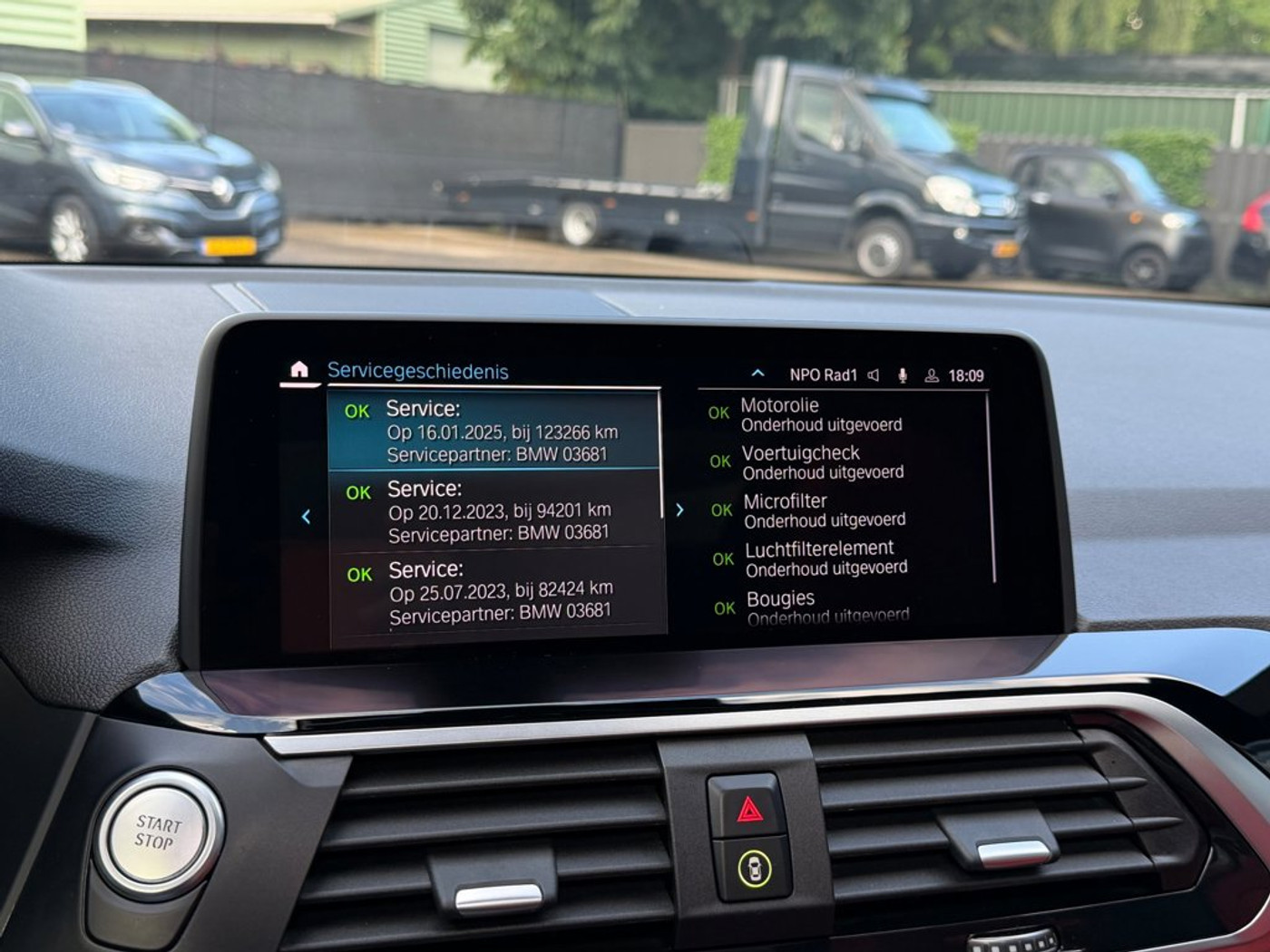 Foto van BMW X3 Xdrive30e