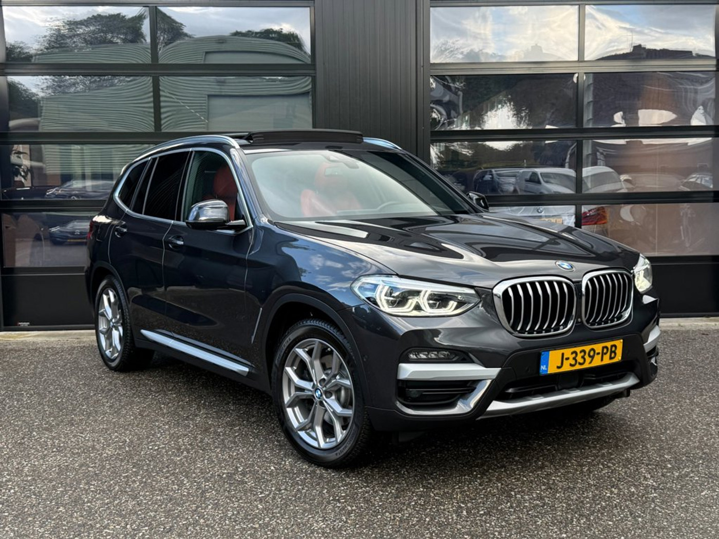 Foto van BMW X3 Xdrive30e