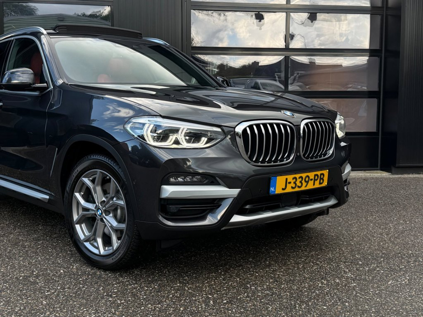 Foto van BMW X3 Xdrive30e