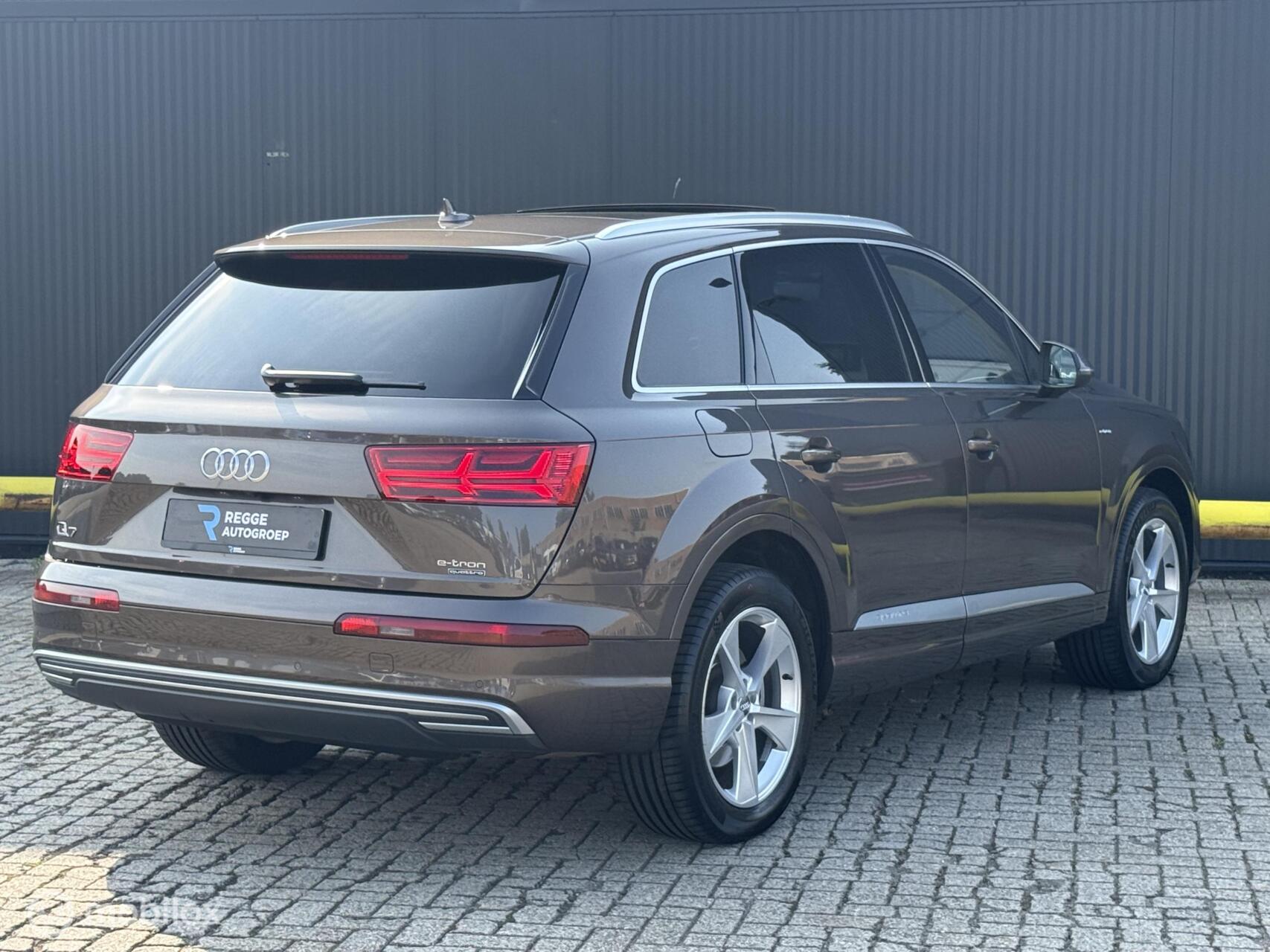 Foto van Audi Q7 E-tron