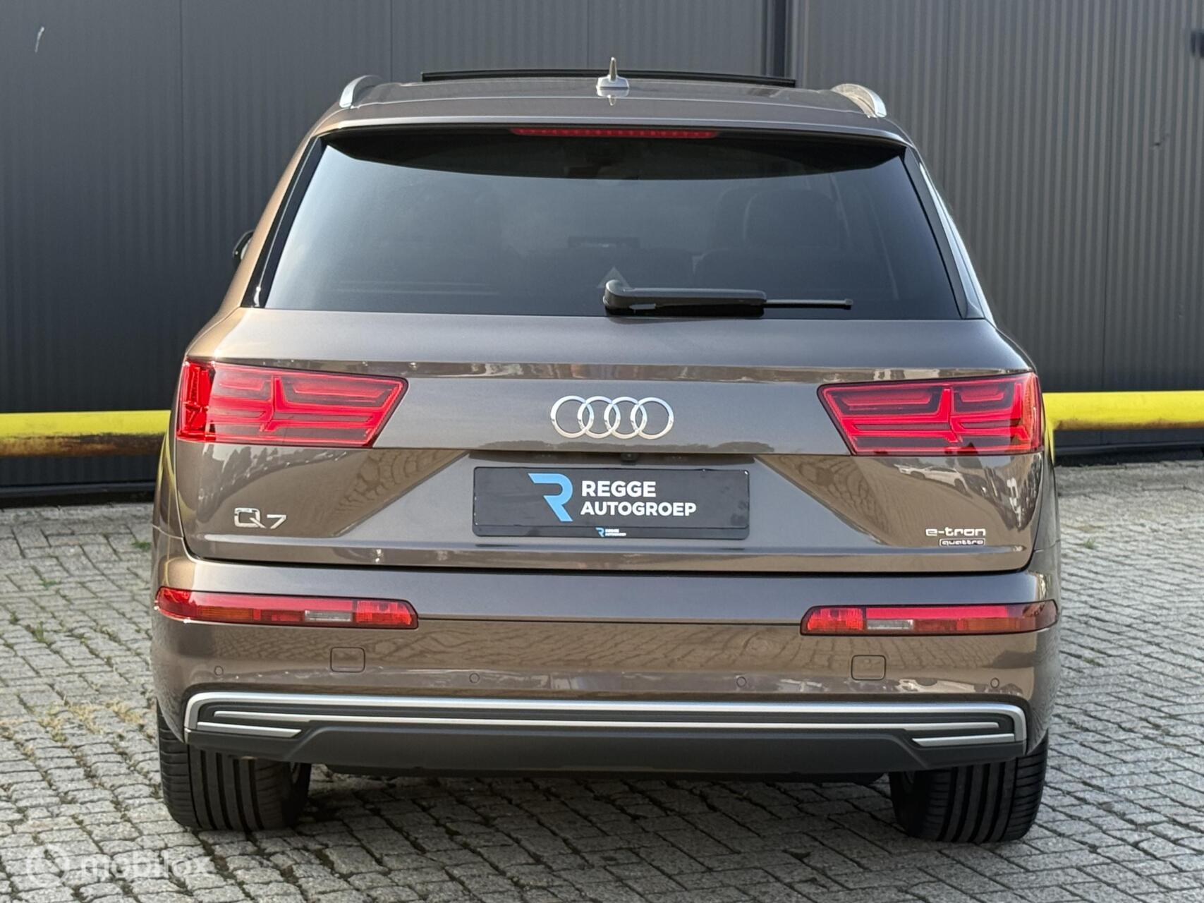 Foto van Audi Q7 E-tron