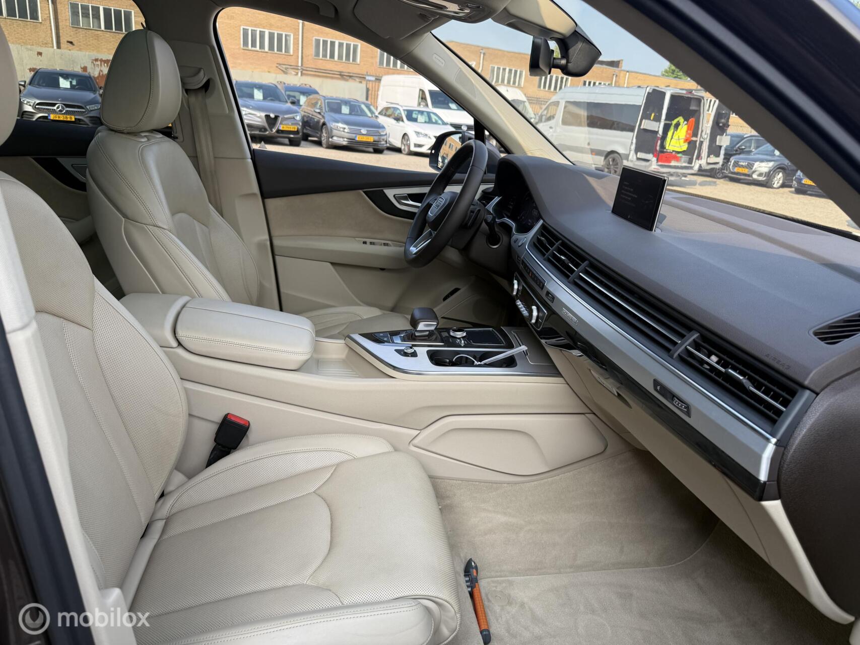 Foto van Audi Q7 E-tron