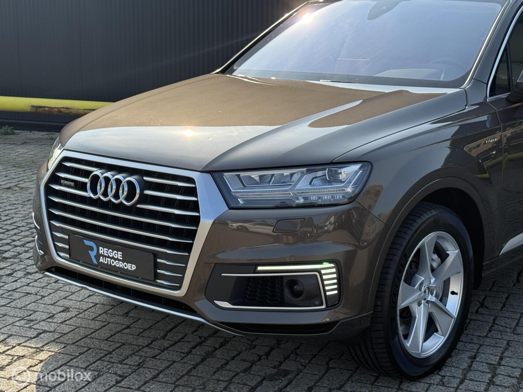 Foto van Audi Q7 E-tron