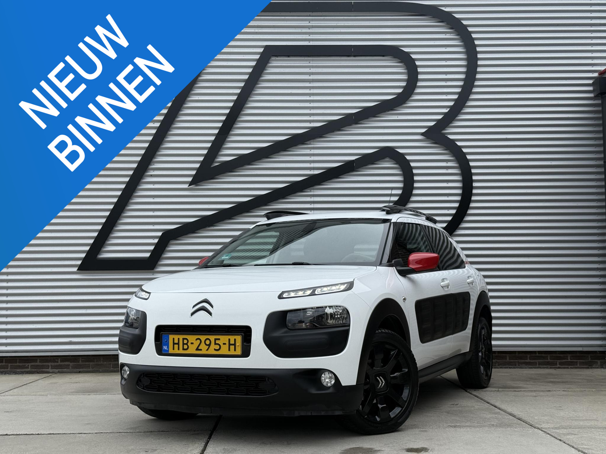 Citroen C4 Cactus 1.2 PureTech Shine 2015 - voorkant