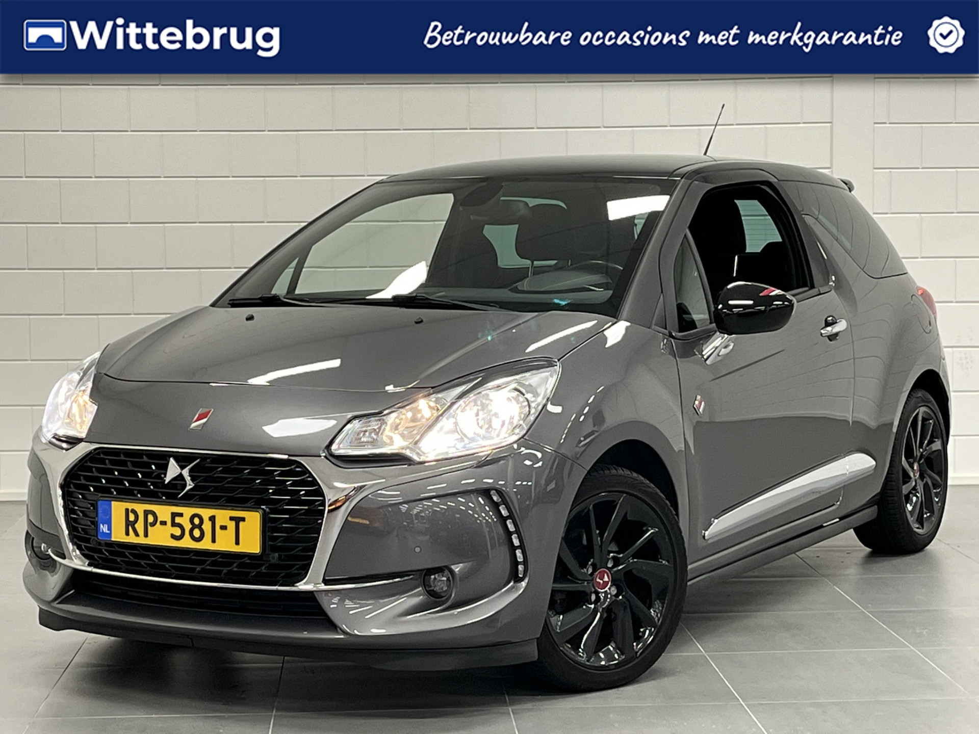 DS 3 1.2 PureTech Performance Line 2018 - voorkant