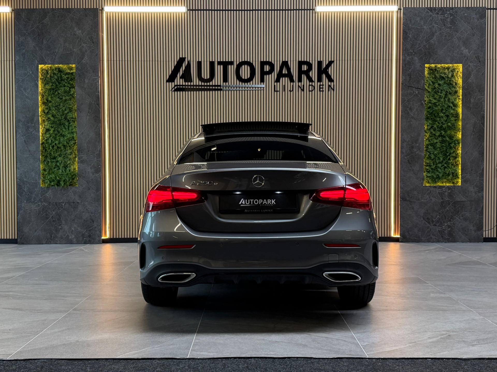 Foto van Mercedes-Benz A 250 E