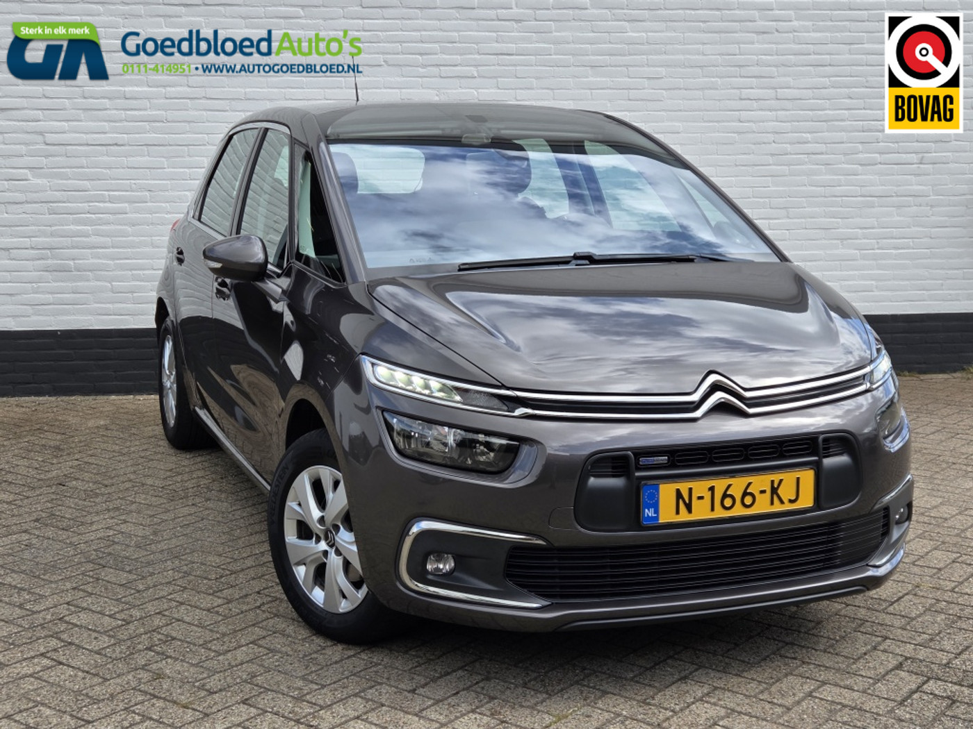 Citroen C4 Picasso 1.2 130 PK Automaat Selection 2017 - voorkant