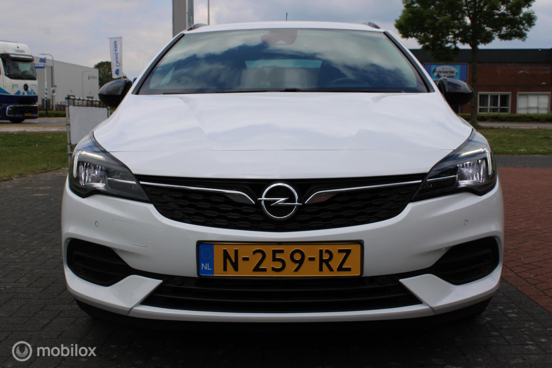 Foto van Opel Astra Sports Tourer