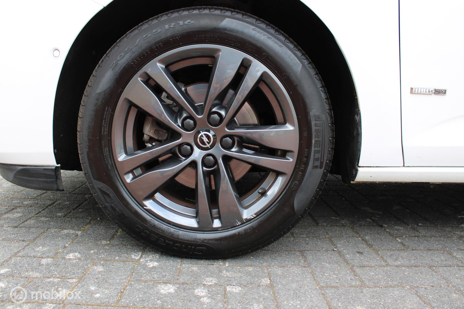 Foto van Opel Astra Sports Tourer
