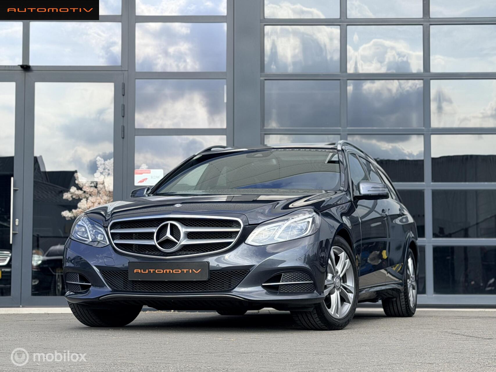 Mercedes-Benz E 200 200 TOPSTAAT / PANO / LED 2013 - voorkant