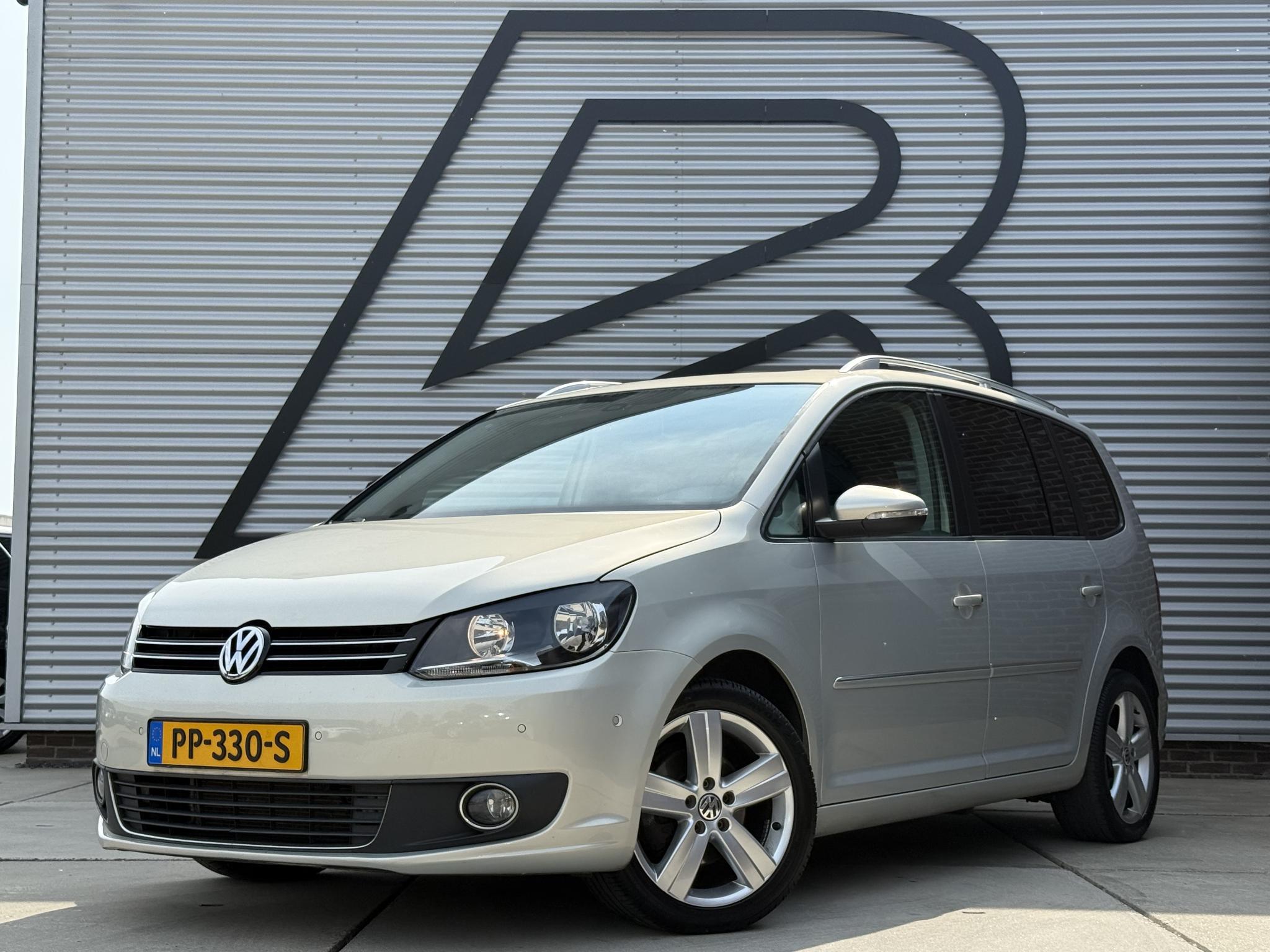 Volkswagen Touran 1.4 TSI Highline 2011 - voorkant