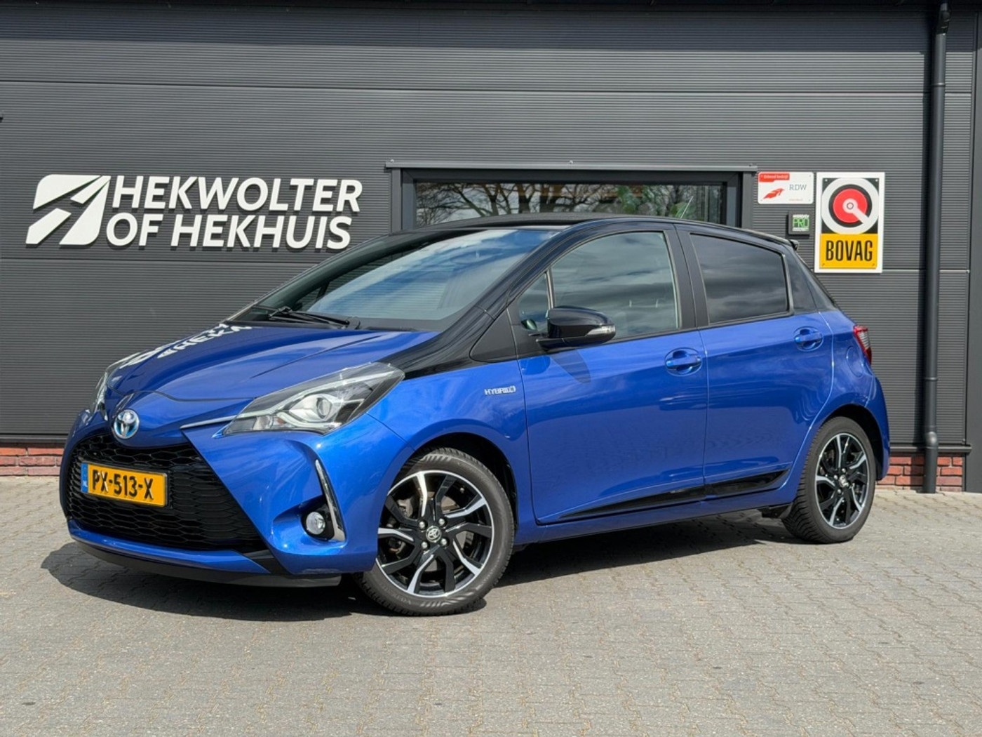 Toyota Toyota Yaris Hybrid 1.5 Hybrid Bi-Tone | Camera | Cruise control | NAP 2017 - voorkant