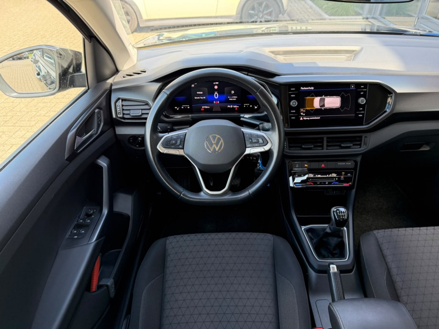 Foto van Volkswagen T-cross
