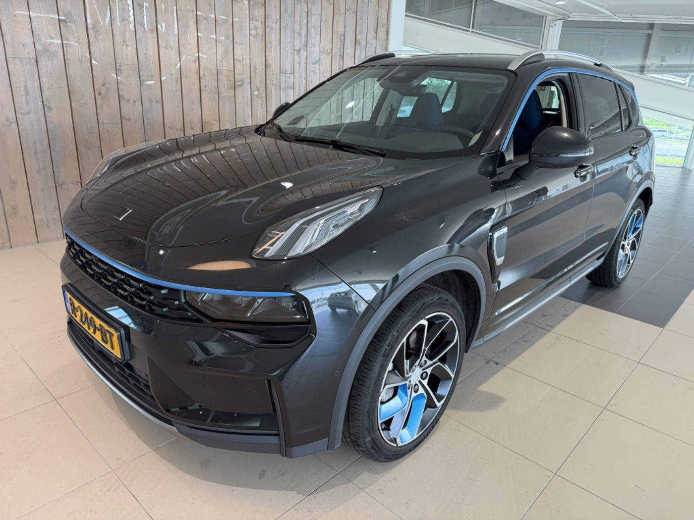 Lynk&co LYNK & Co 01 1.5 2022 - voorkant