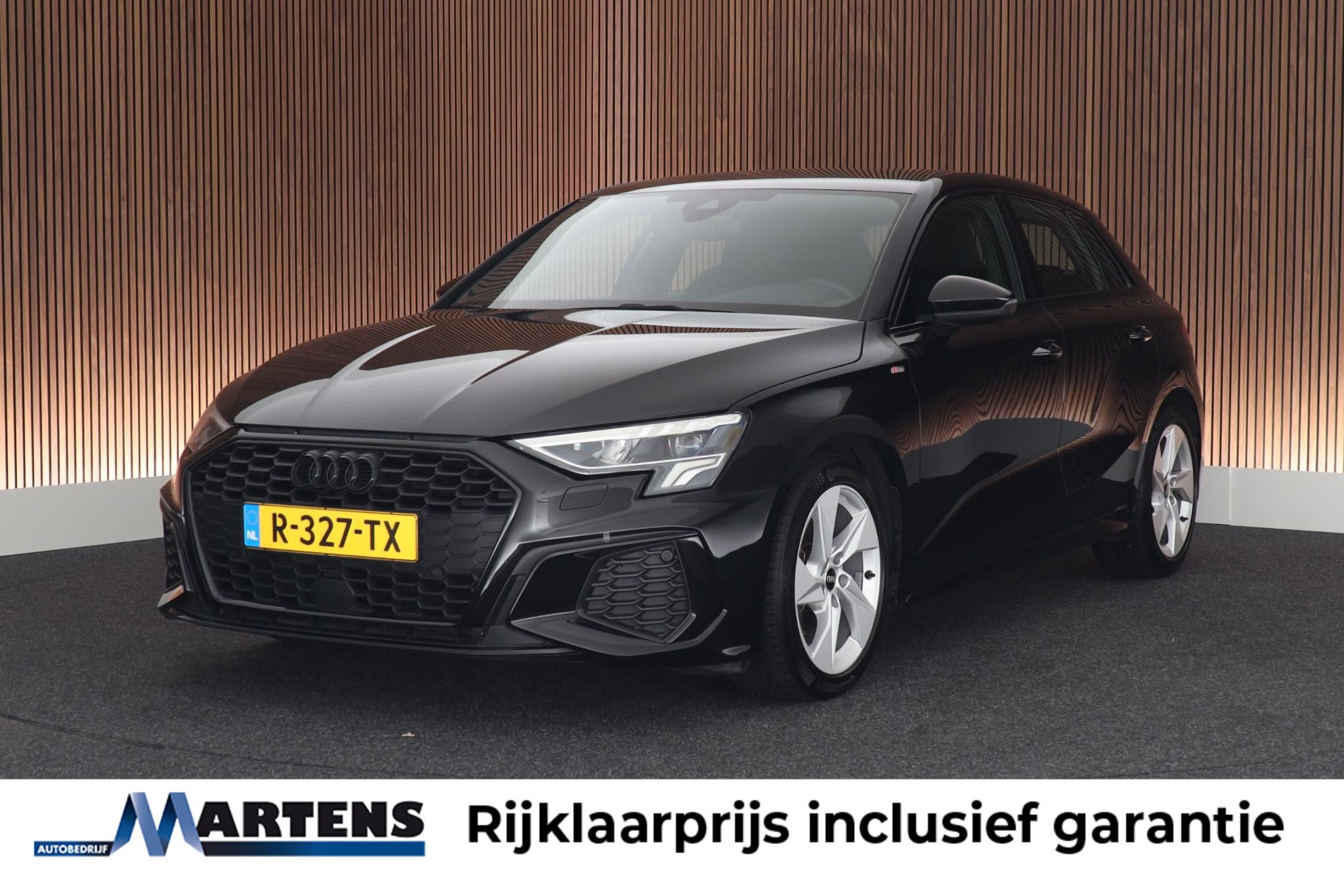 Audi A3 Sportback 30 TFSI 110pk S edition 2022 - voorkant