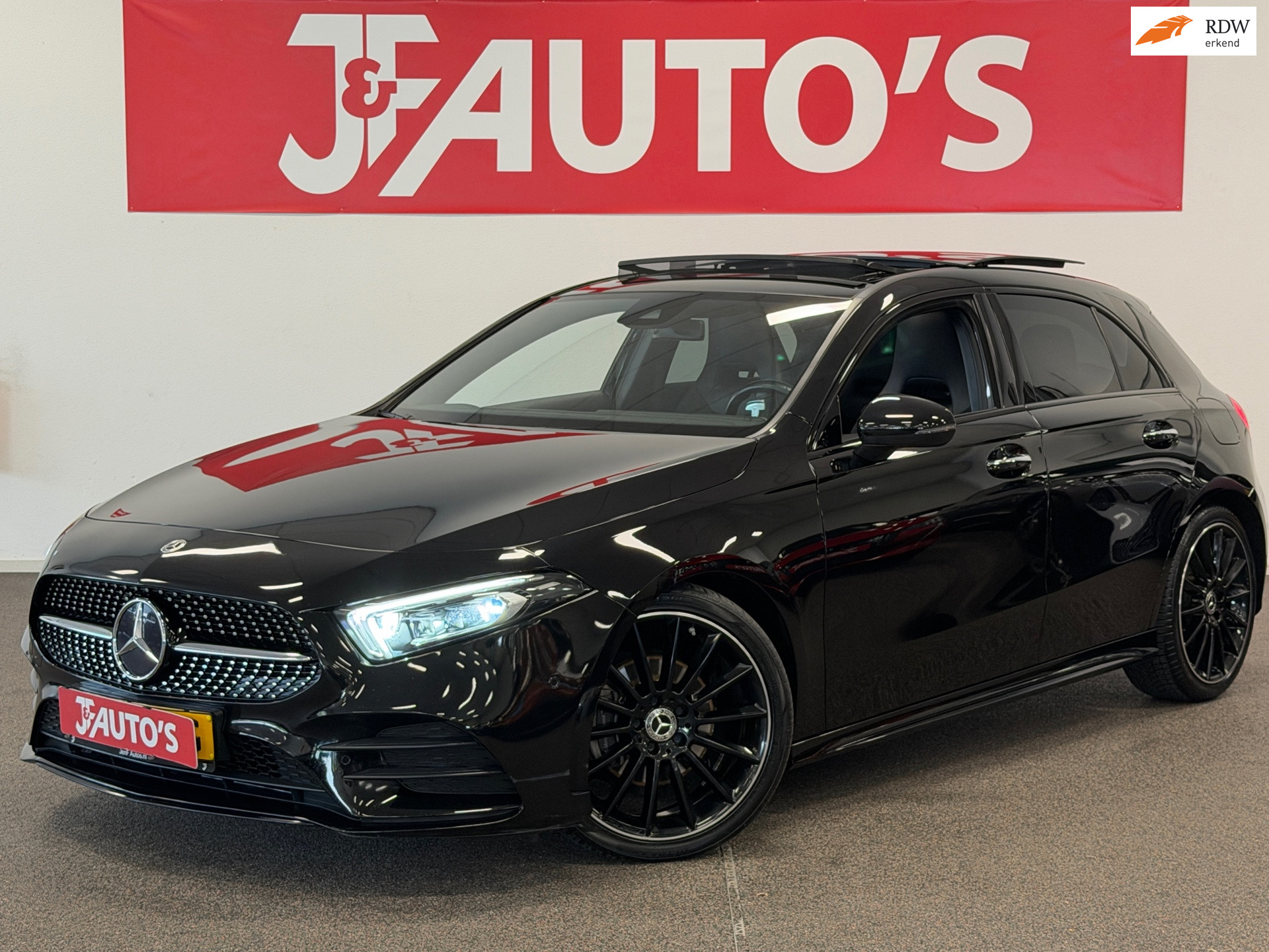 Mercedes-Benz A-class 200 d|NAVIGATIE\CAMERA|PANORAMA|ECC AIRCO 2022 - voorkant