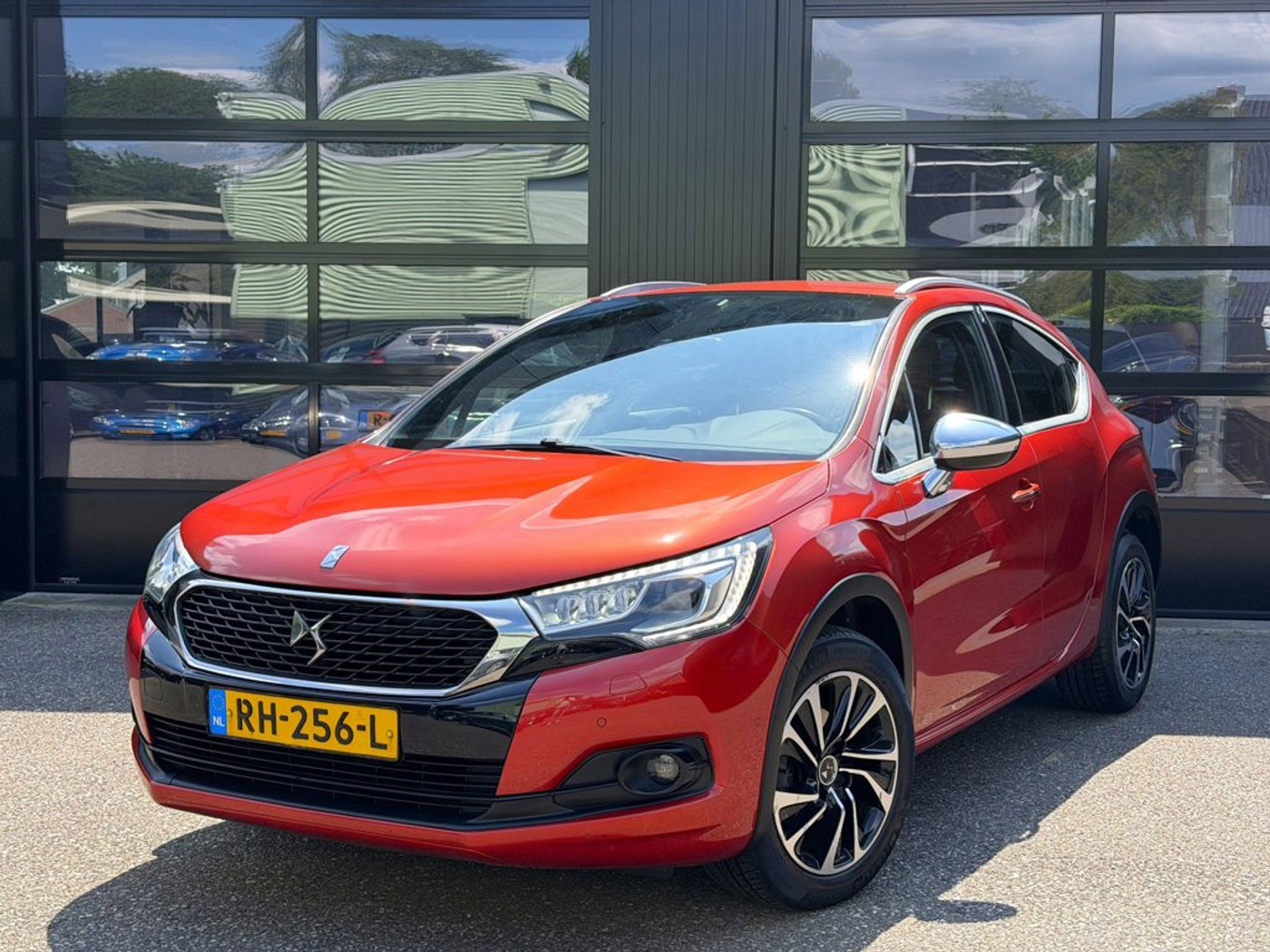 DS DS 4 1.2 Orange Edition Camera Navigatie 2017 - voorkant