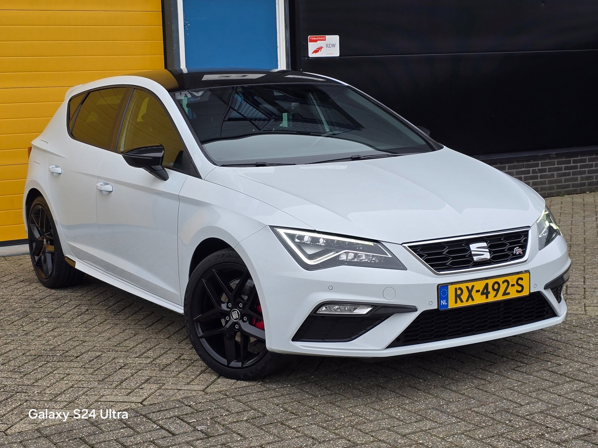 Seat Leon 1.4 EcoTSI FR Business Intense / AUT / 150 Pk / Ecc / Seat Sound / Cruise Control / Navi / Ecc / Elek Pakket / Allu Velg 2018 - voorkant