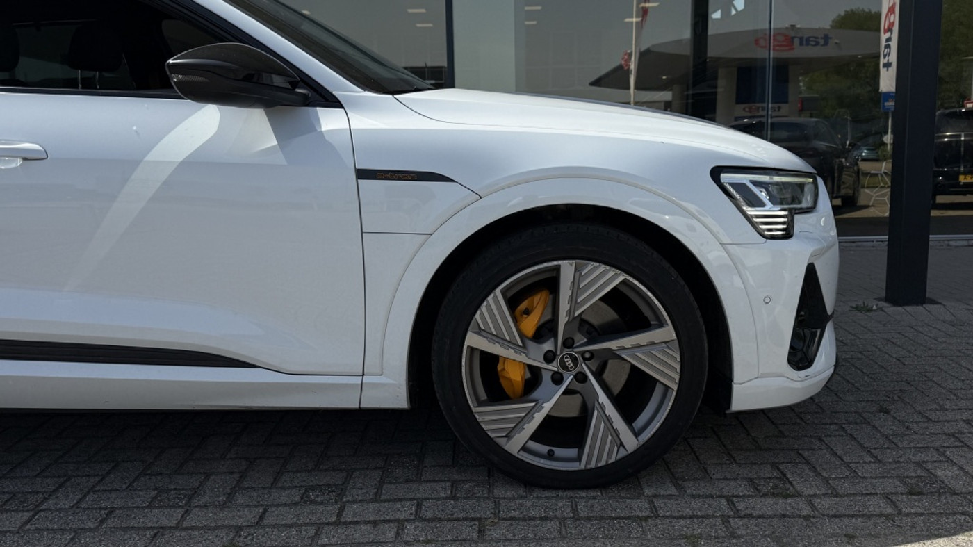 Foto van Audi E-tron 50