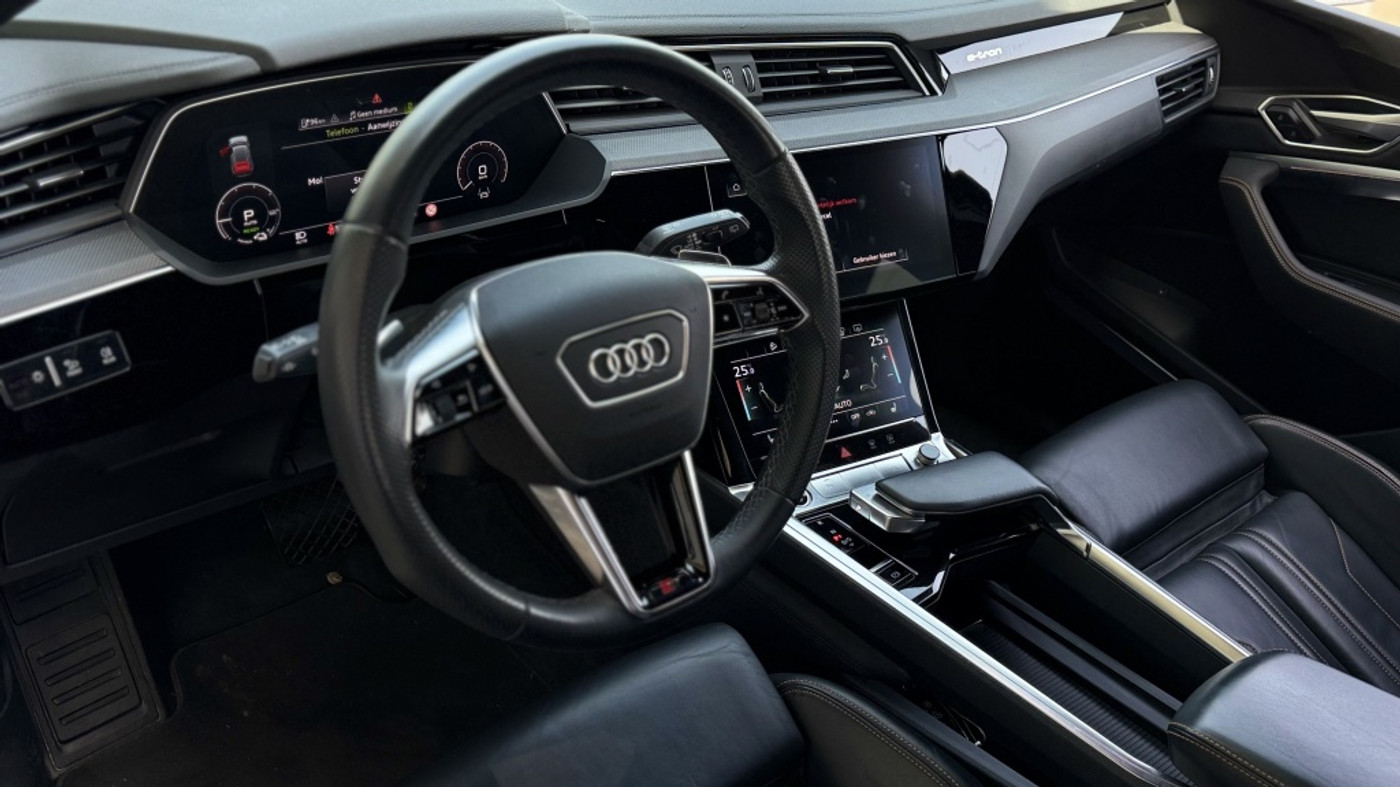 Foto van Audi E-tron 50