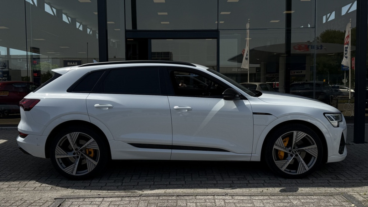 Foto van Audi E-tron 50