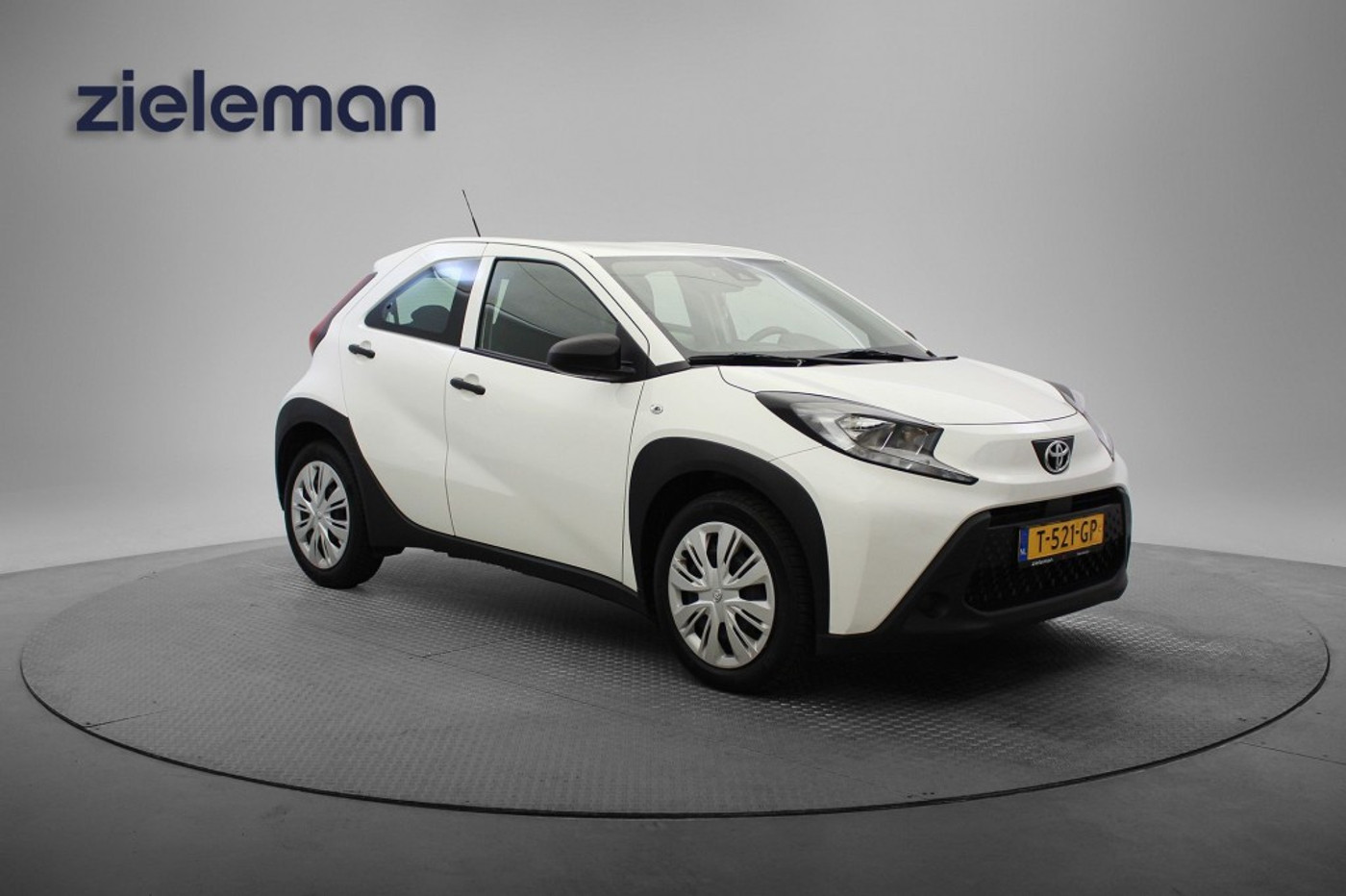 Toyota Toyota Aygo X 1.0 VVT-i MT - Carplay, Cruise, Airco 2023 - voorkant
