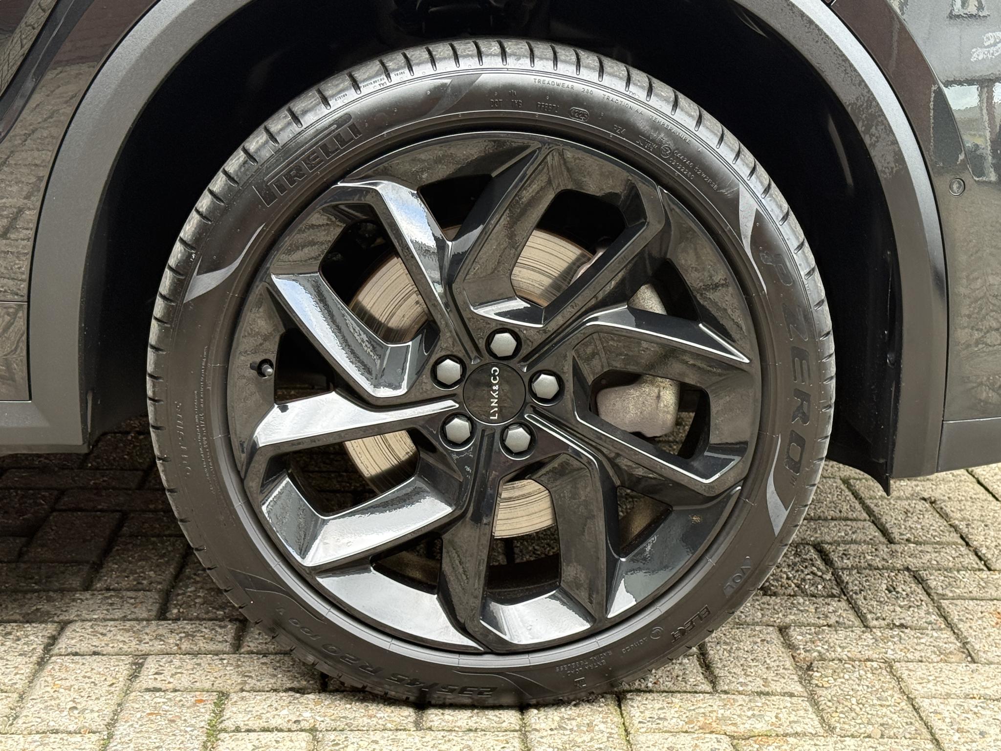 Foto van Lynk&co LYNK & Co 01