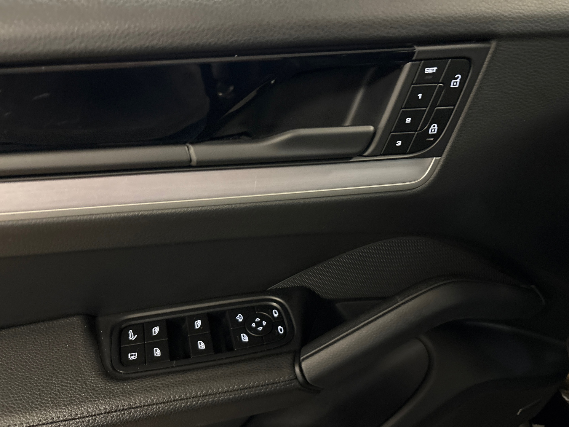 Foto van Porsche Cayenne E-hybrid