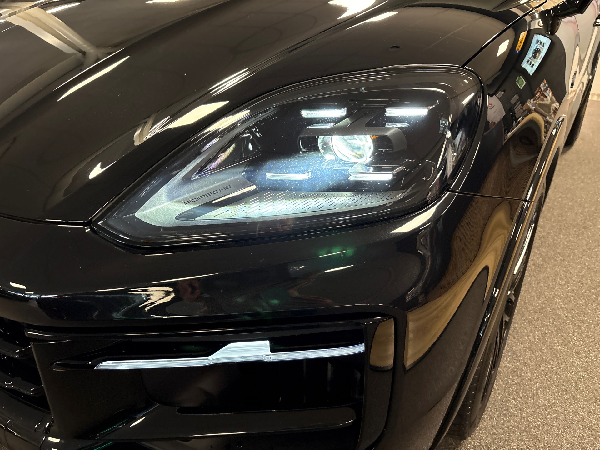 Foto van Porsche Cayenne E-hybrid