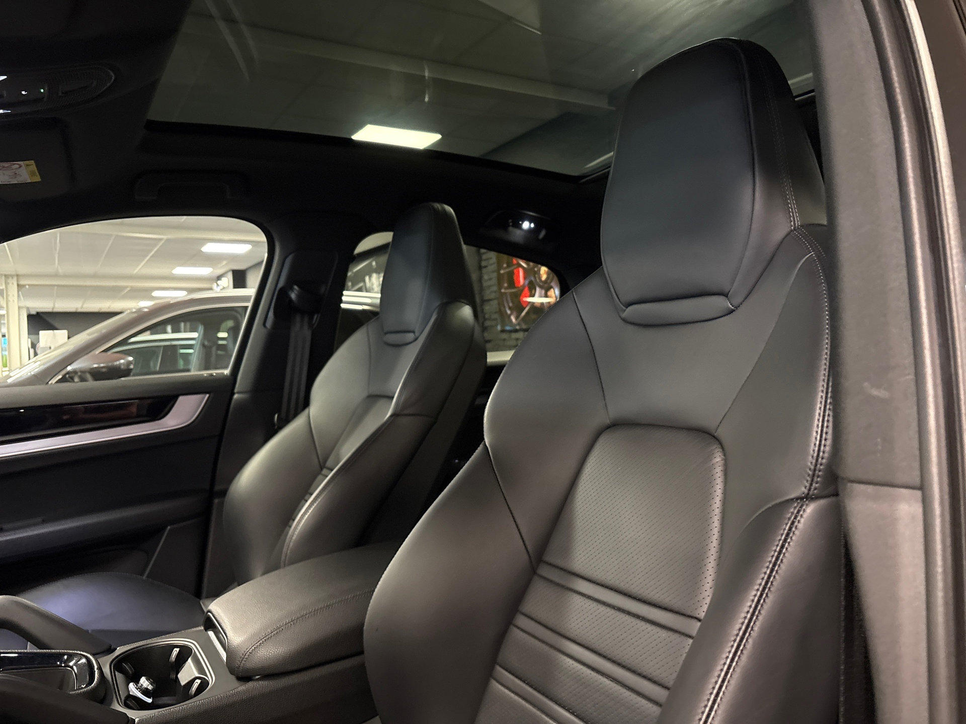 Foto van Porsche Cayenne E-hybrid