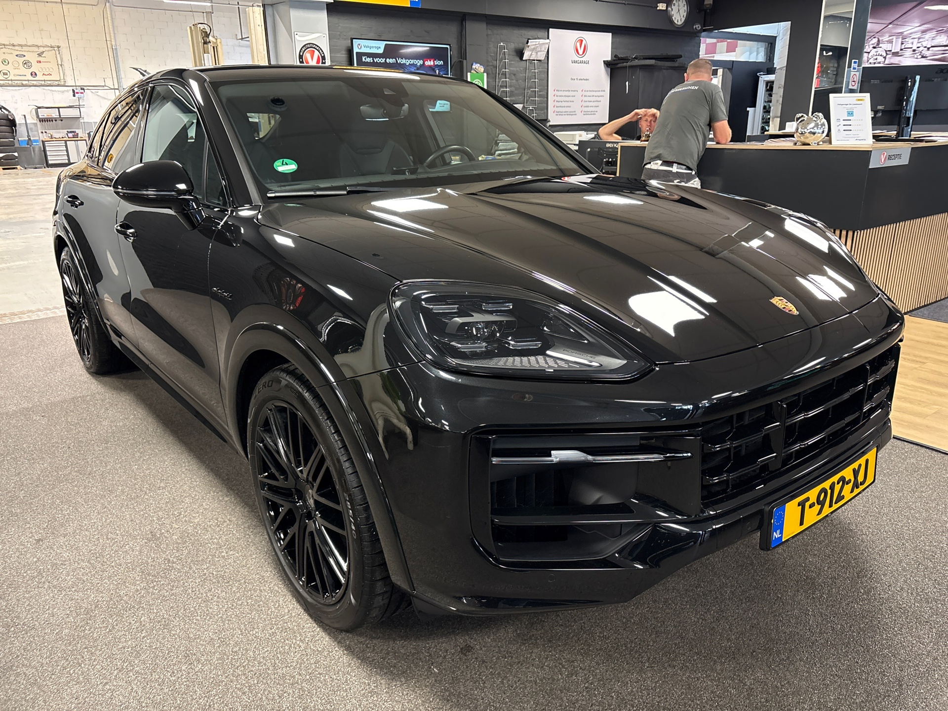 Foto van Porsche Cayenne E-hybrid