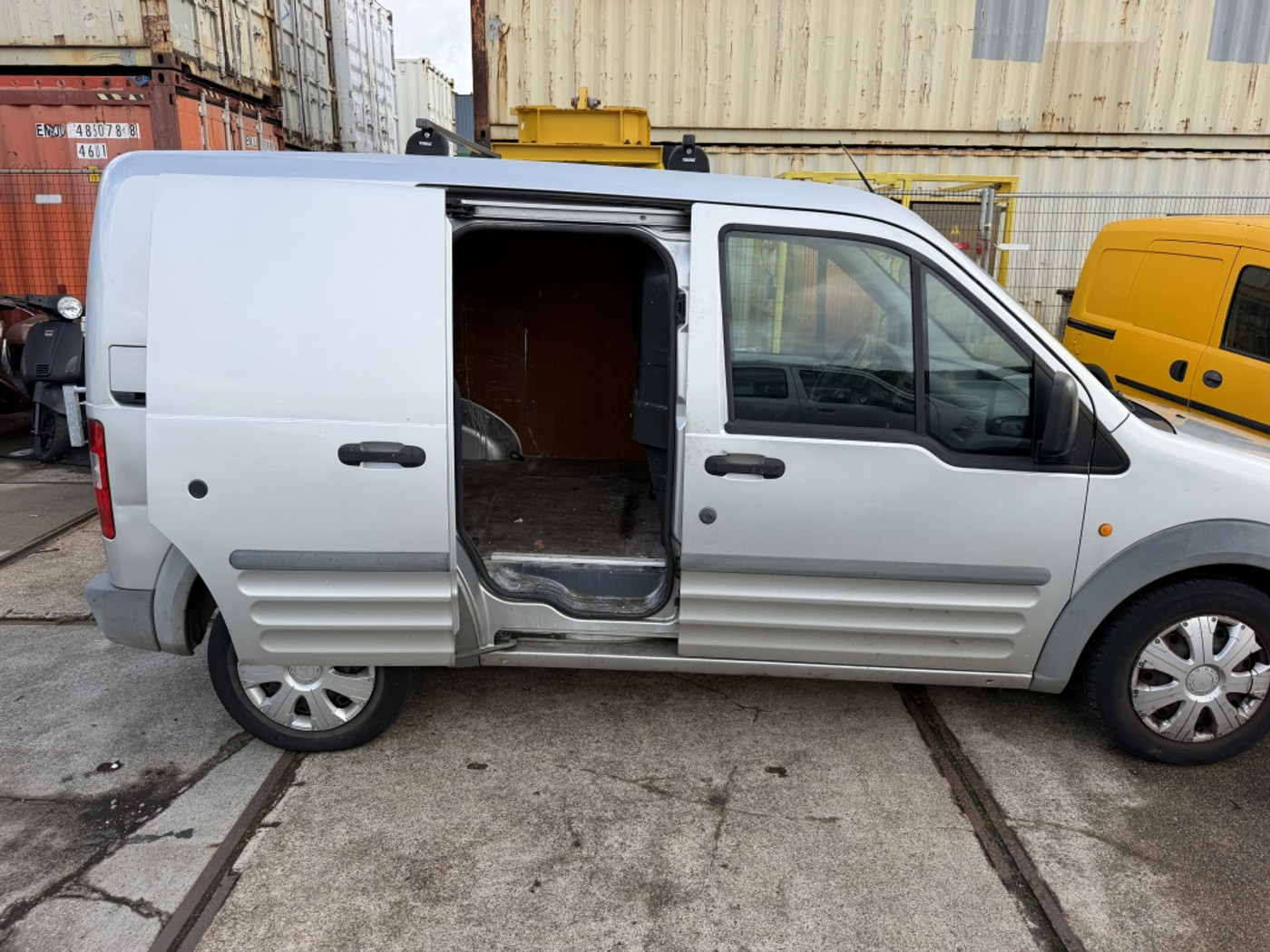 Foto van Ford Transit Connect T200s Van 1,8tdci 66